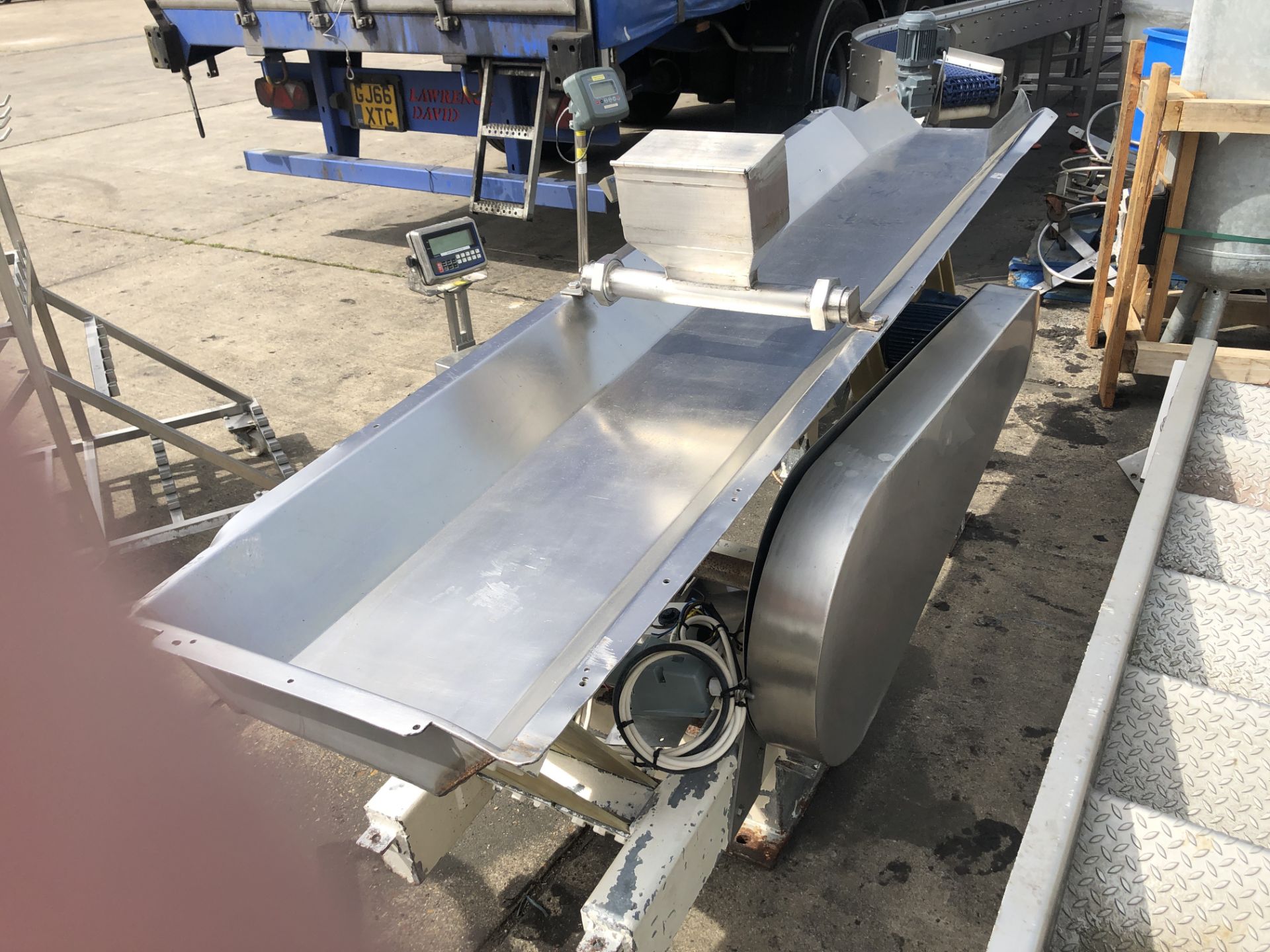 Vibratory Shaker / Conveyor