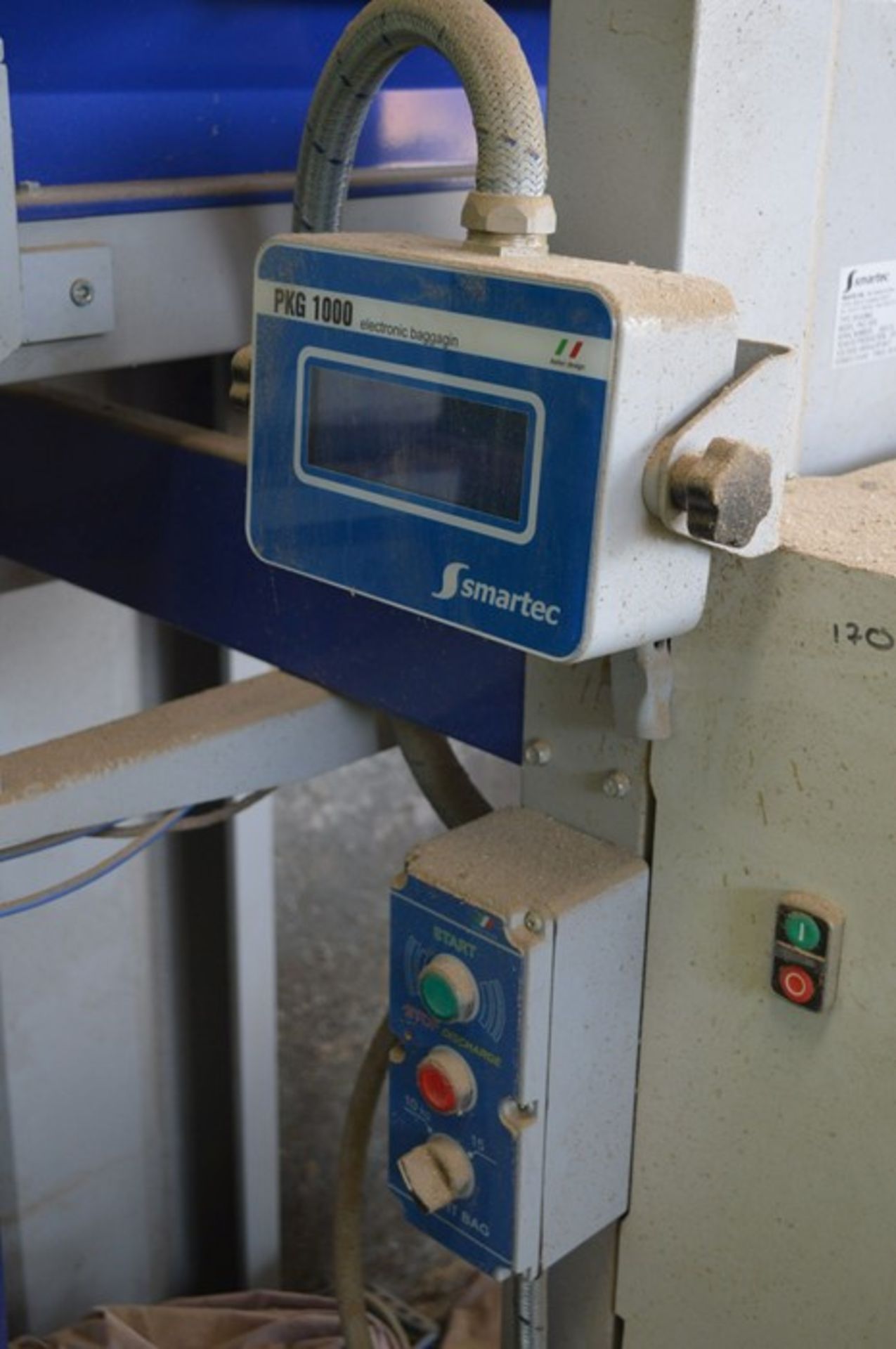 Smartec PKG1000 BELT FED LOADCELL WEIGHER BAGGING - Image 8 of 9