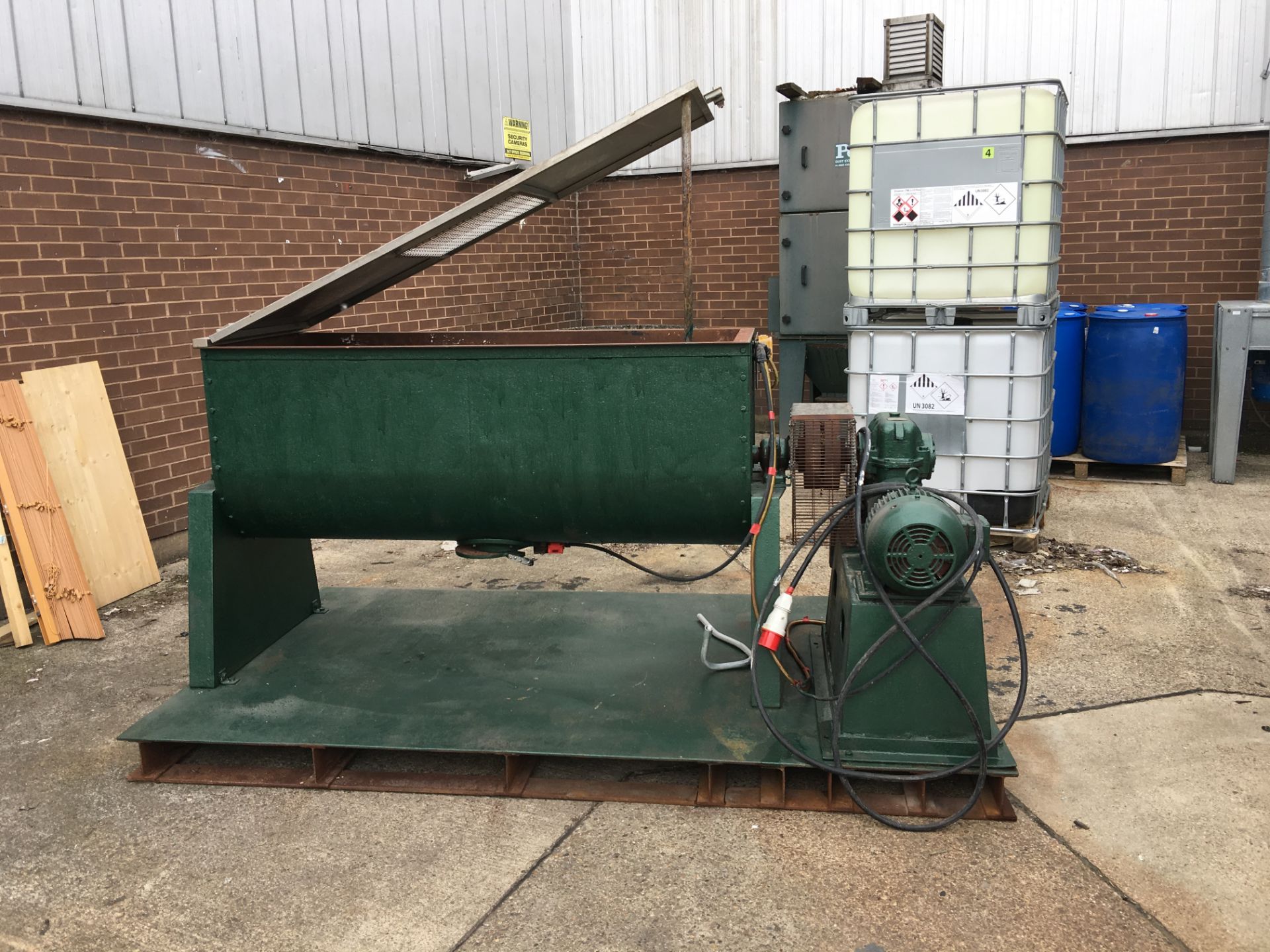 Mild Steel Ribbon Blade Mixer, with stainless stee