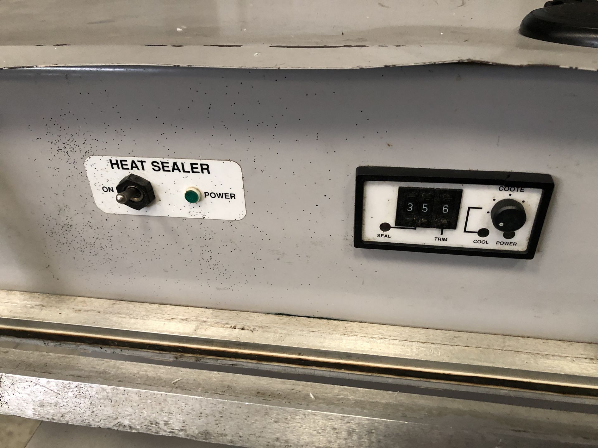 Fishbein Saxon NC 200 70cm Hand Operated Heat Seal - Image 2 of 2
