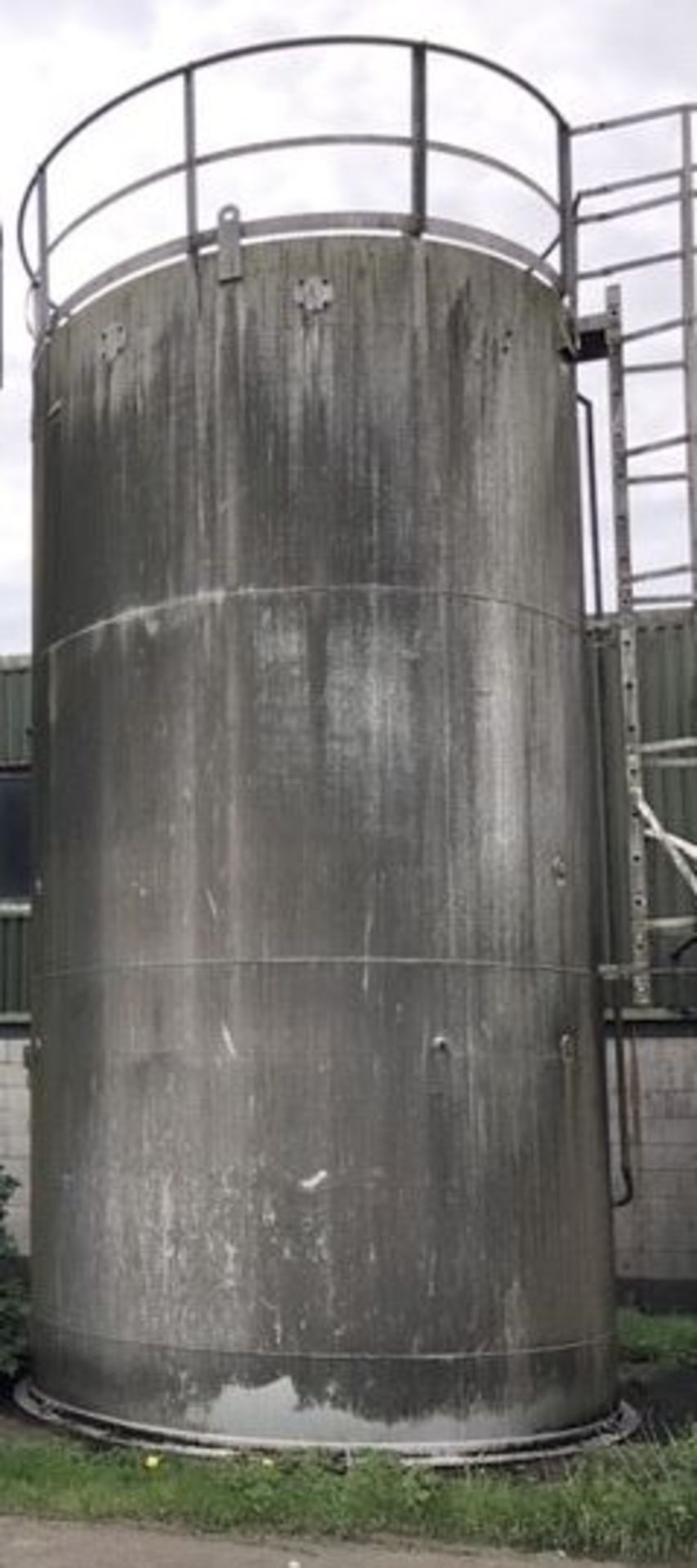 30 tonne (flour cap.) SKIRTED ALLOY SILO, approx.