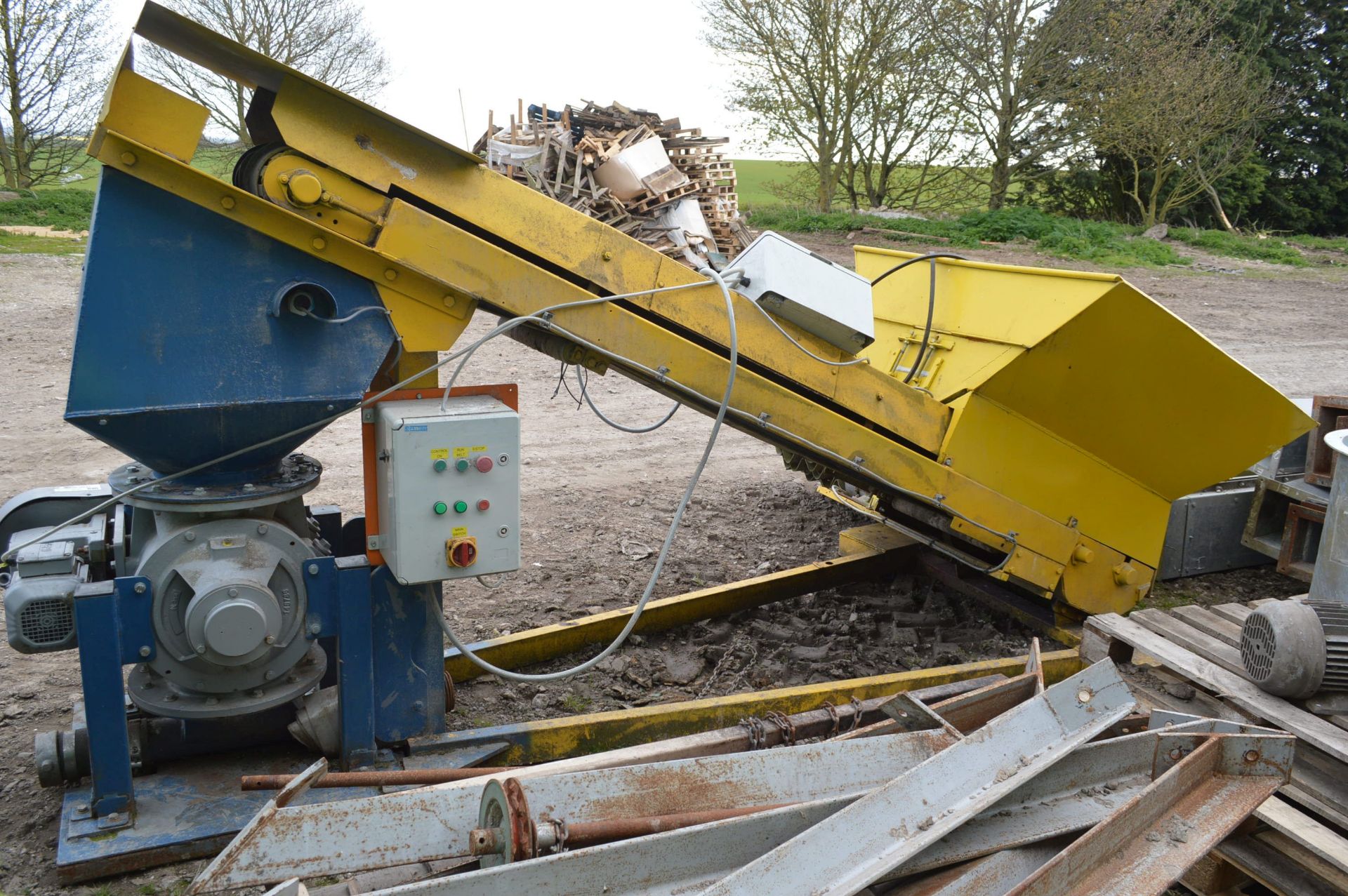 INCLINED BELT CONVEYOR, BLOWING SEAL & BLOWER, com - Image 5 of 11