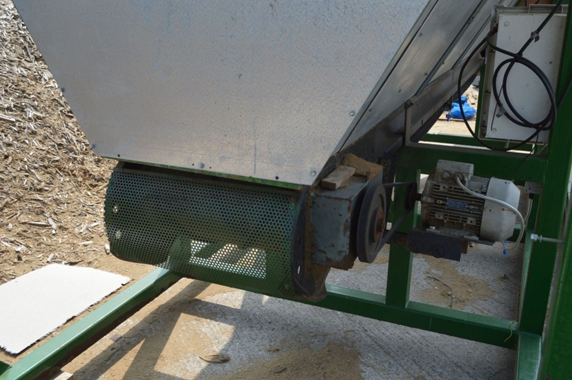 TROMMEL SEPARATOR, approx. 1.5m dia. x 4.5m long o - Image 9 of 18