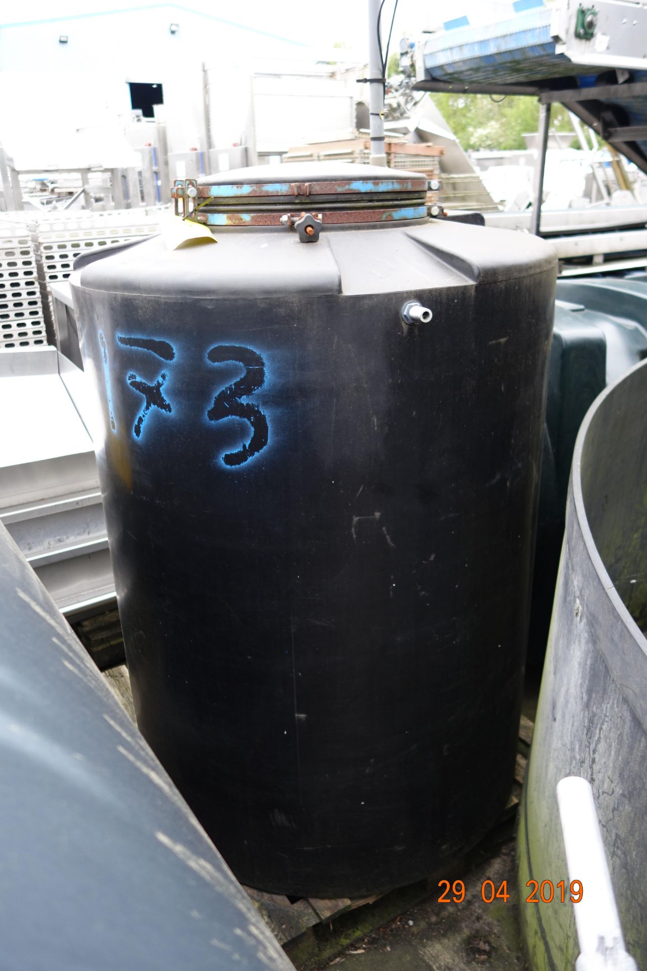 Plastic Tanks - Image 2 of 9