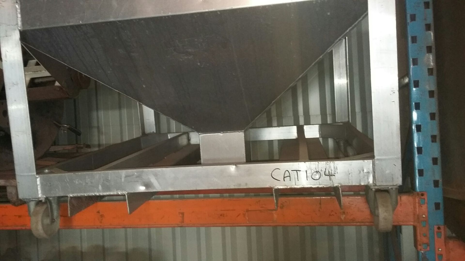 Aluminium Mobile Storage Discharge Hopper, with a