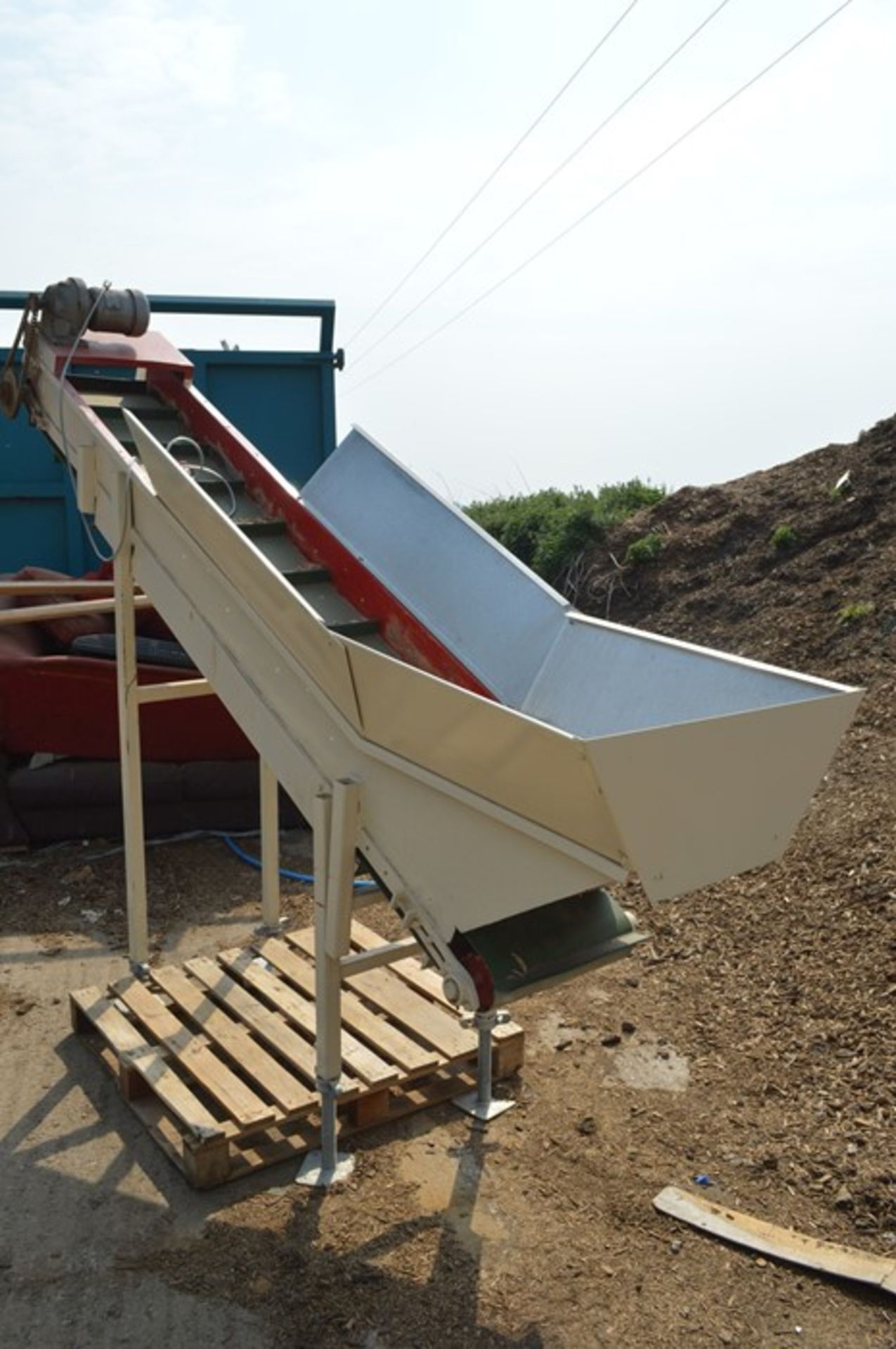Inclined Cleated Belt Conveyor, 450mm wide x 3.1m - Image 2 of 10