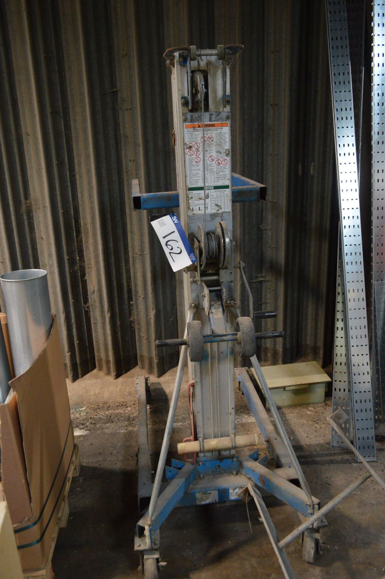 Genie Super Lift Hand Operated Lifting Unit (lot l - Bild 2 aus 3