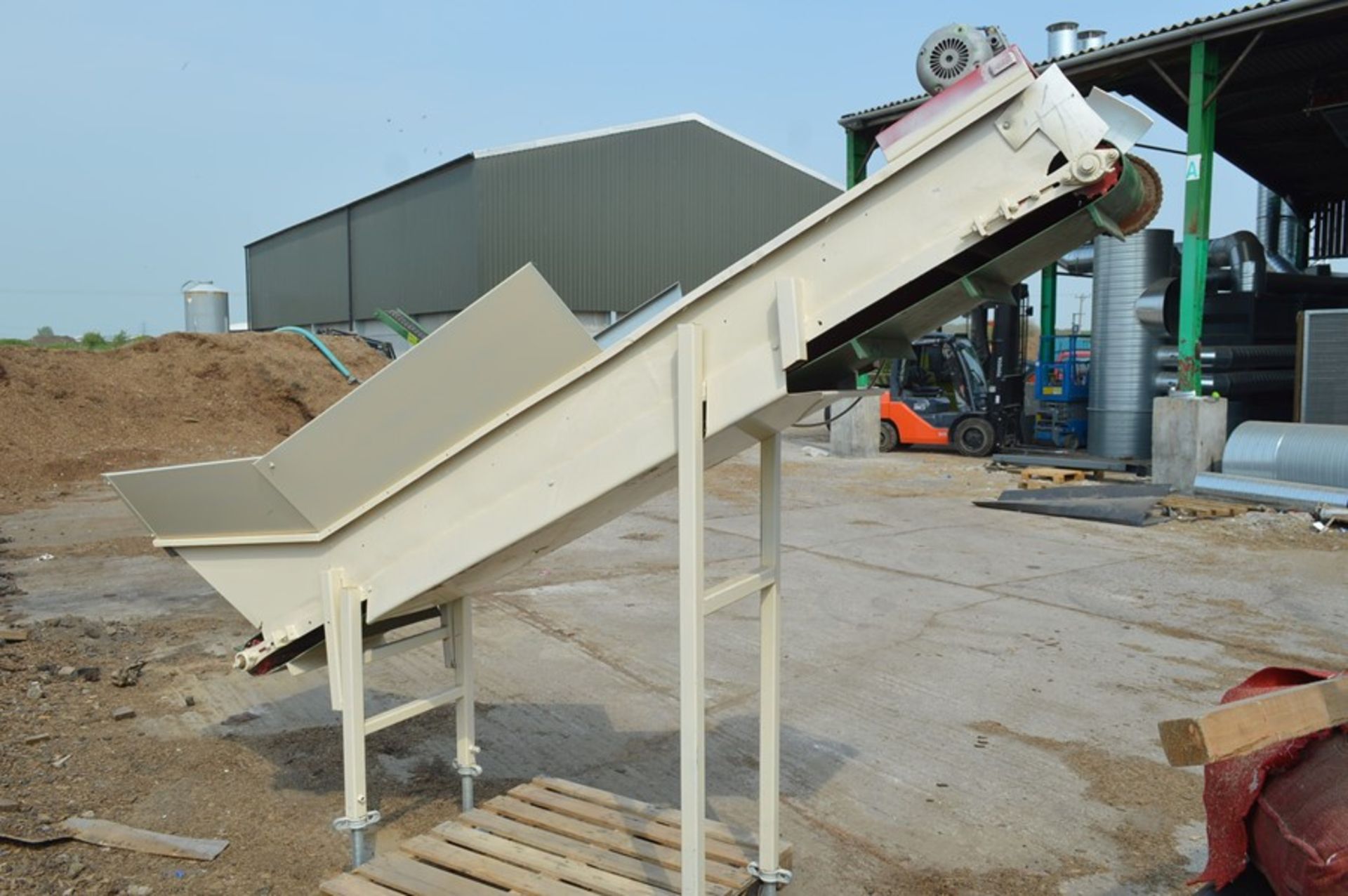 Inclined Cleated Belt Conveyor, 450mm wide x 3.1m - Image 6 of 10