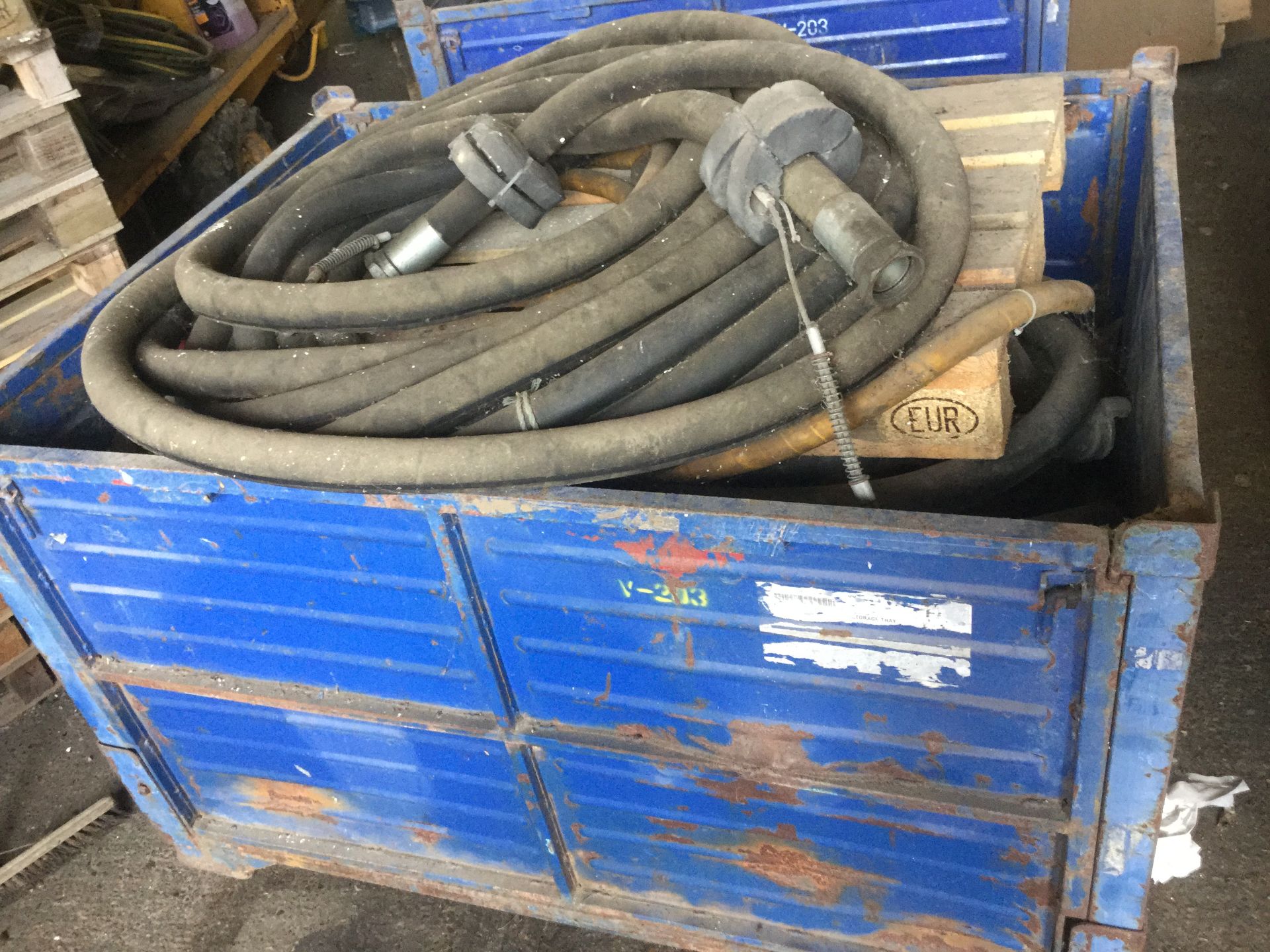 Pipes & Hoses, with steel box pallet (1)
