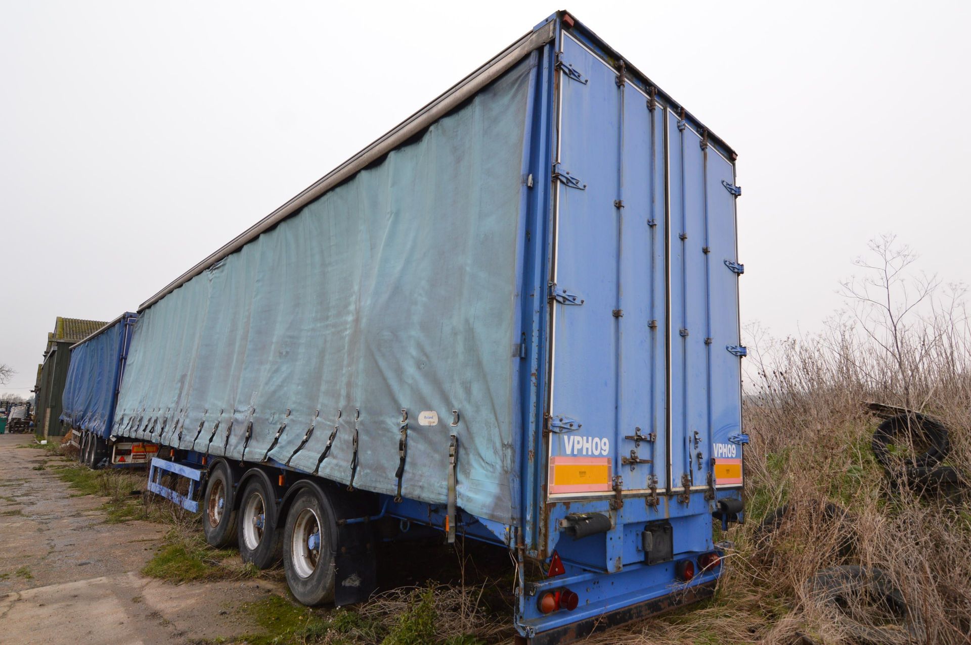 SDC CURTAINSIDED TRI-AXLE SEMI TRAILER, serial no. SDCCS46R3AAA 20487, 39,000kg gross weight ( - Image 2 of 3