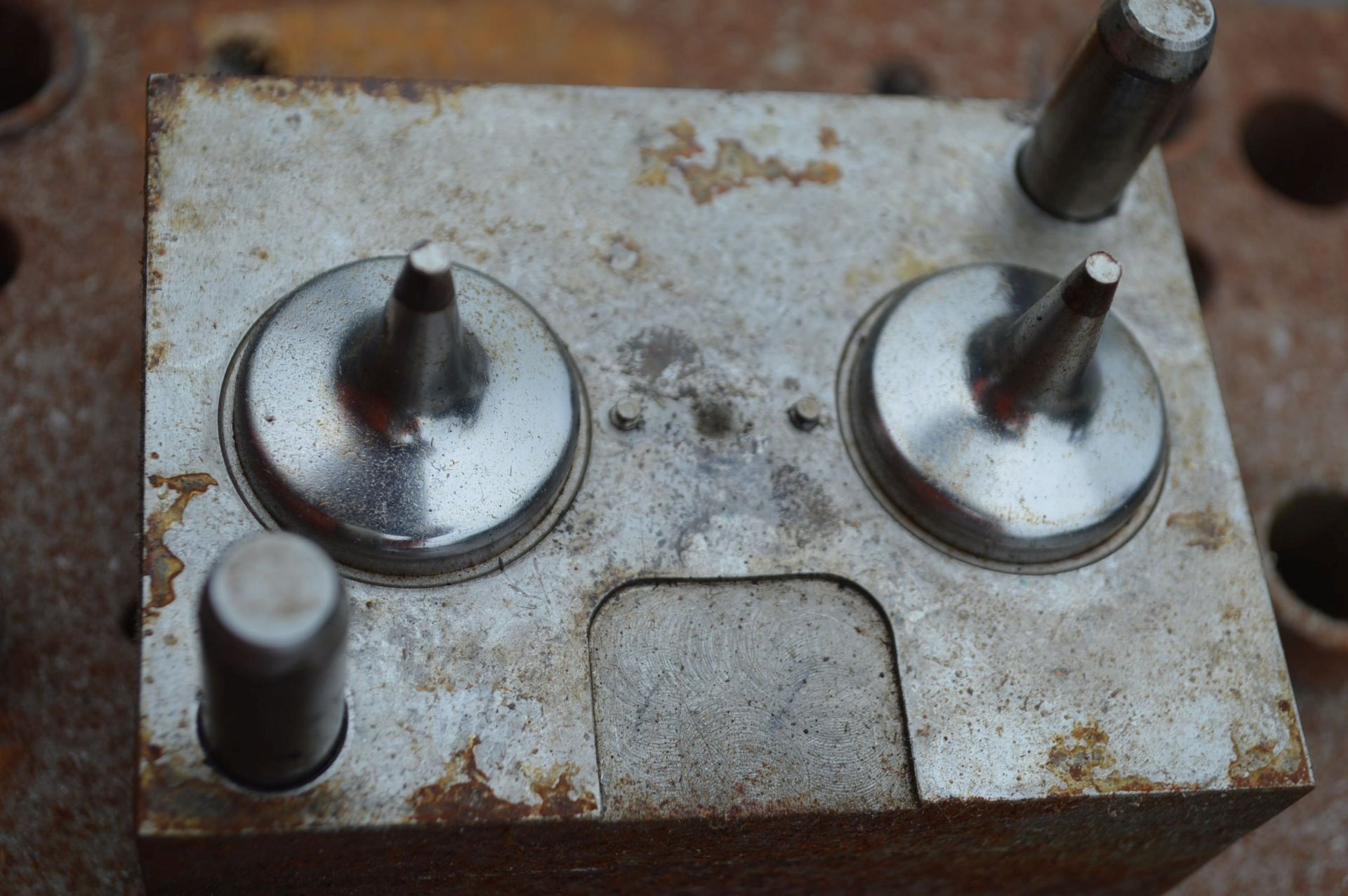 Twin Hip Flask Funnel Mould - Image 6 of 11