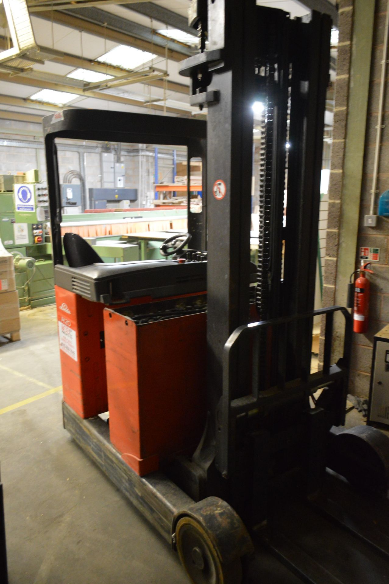 Linde Type R20 2000kg cap. Electric Reach Truck, s - Image 3 of 5