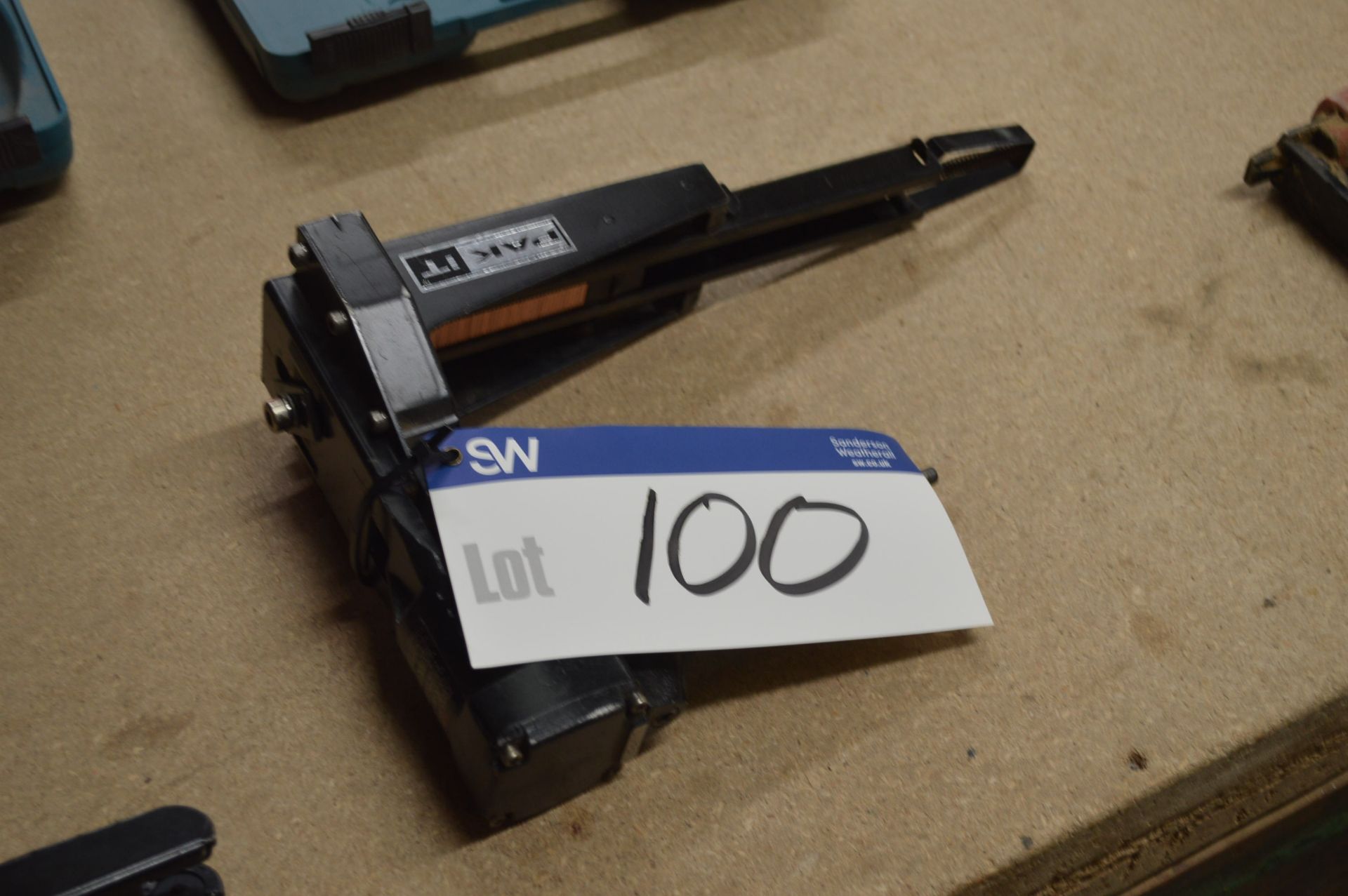 Pakit C-Type Pneumatic Stapler (please note-lots s