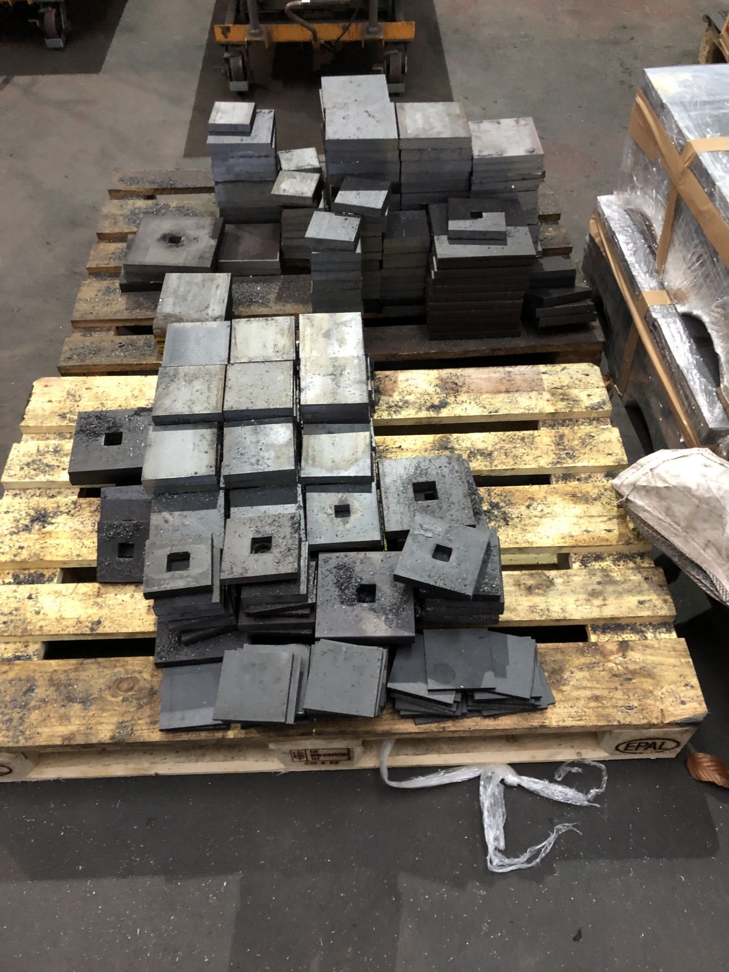 Quantity of Square Plates and Washers 20mm and 25mm thick