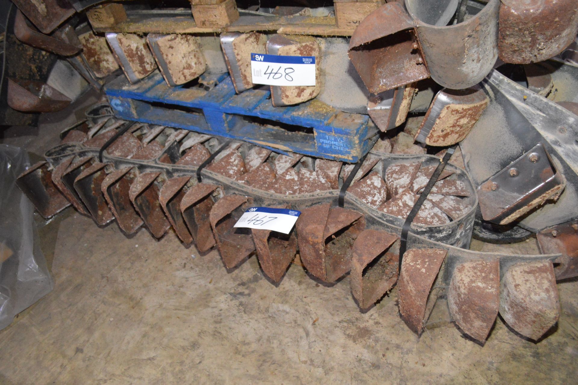 Mainly 220mm wide Buckets & Belting, on one pallet