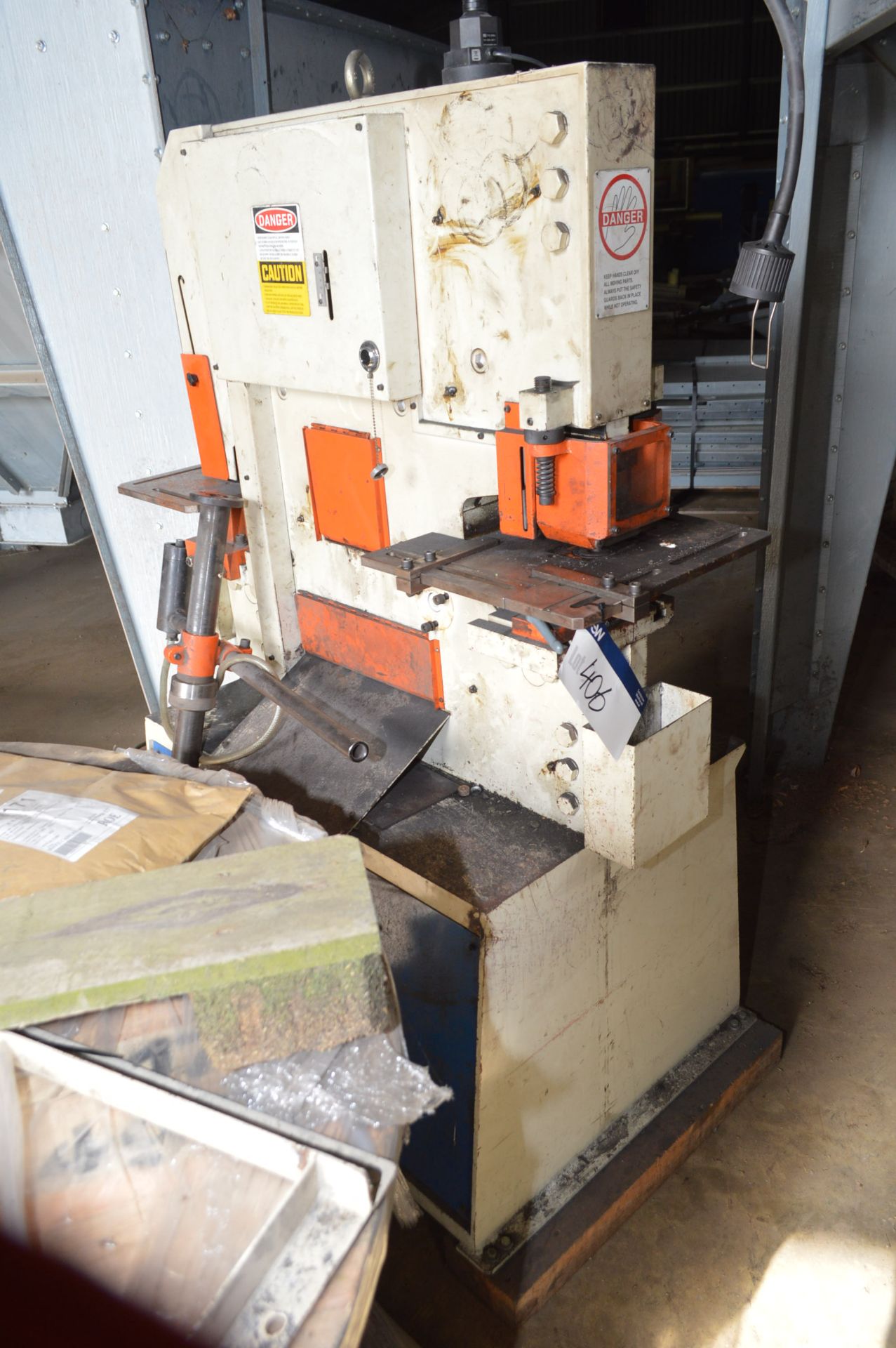 Sunrise IW-60K HYDRAULIC METAL WORKER, serial no. 348198, year of manufacture 2004, with punch
