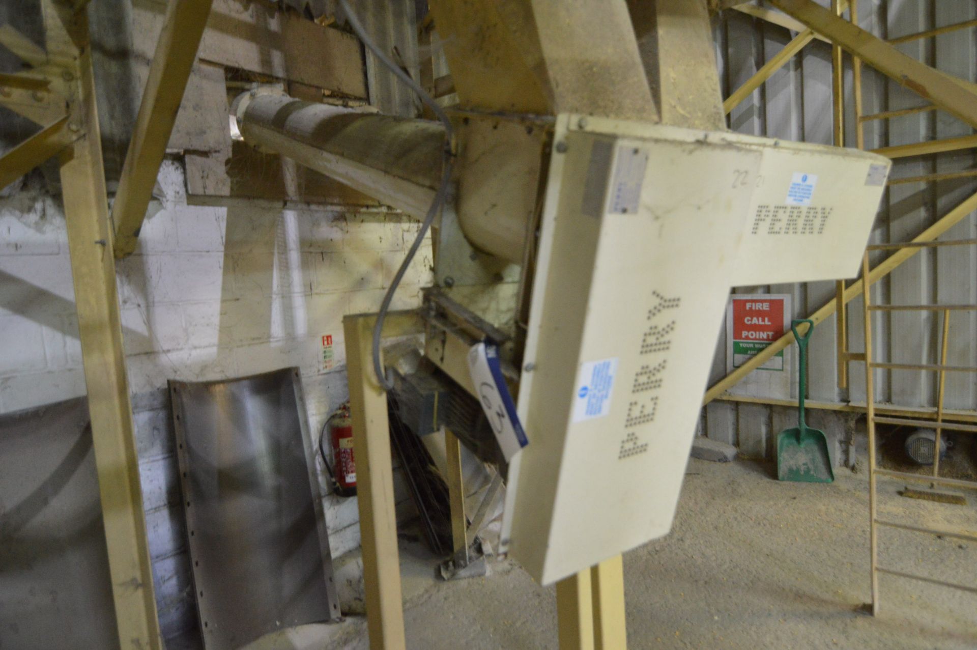 Perry 200mm dia. Inclined Auger Conveyor, serial no. AV609, year of manufacture 2007, approx. 5.5m