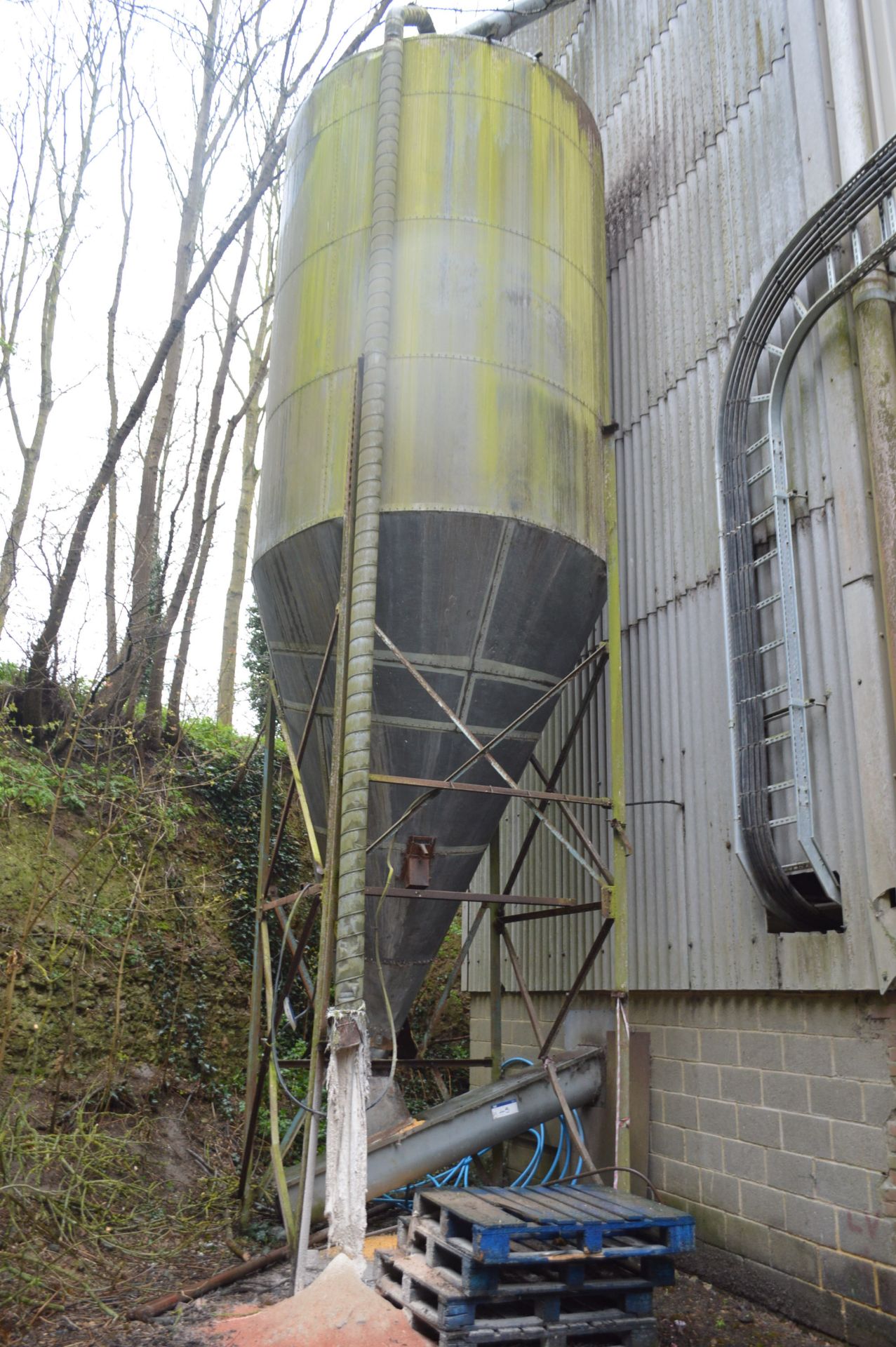 Rivetted Galvanised Steel Storage Silo