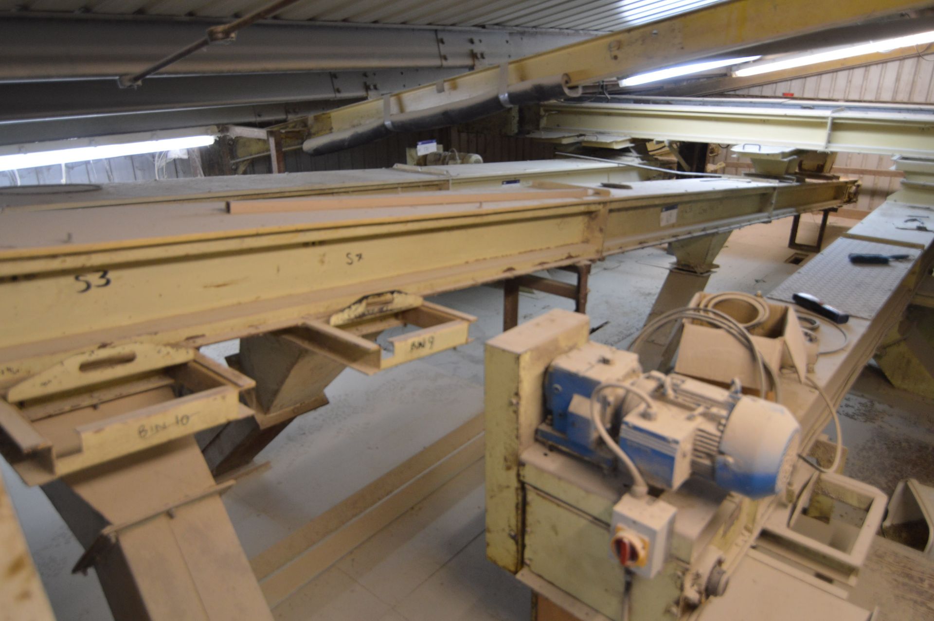 UMT CF22 Inclined Chain & Scraper Conveyor, serial no. M6338/A-1, year of manufacture 1995,