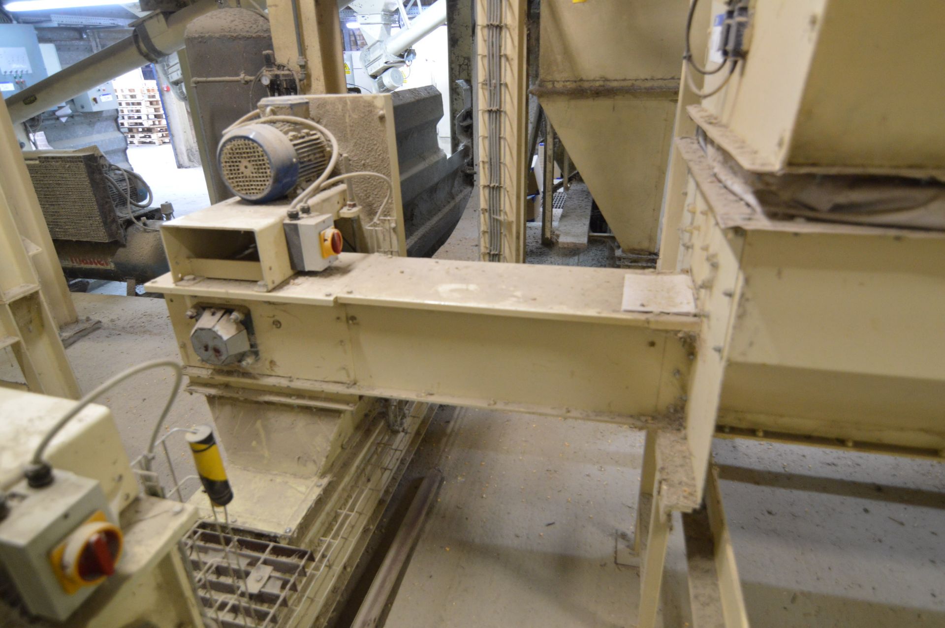 T A SHORE 1000kg & 500kg LOADCELL HOPPER WEIGHERS, installed 2011, with loadcells, steel supports, - Image 5 of 5