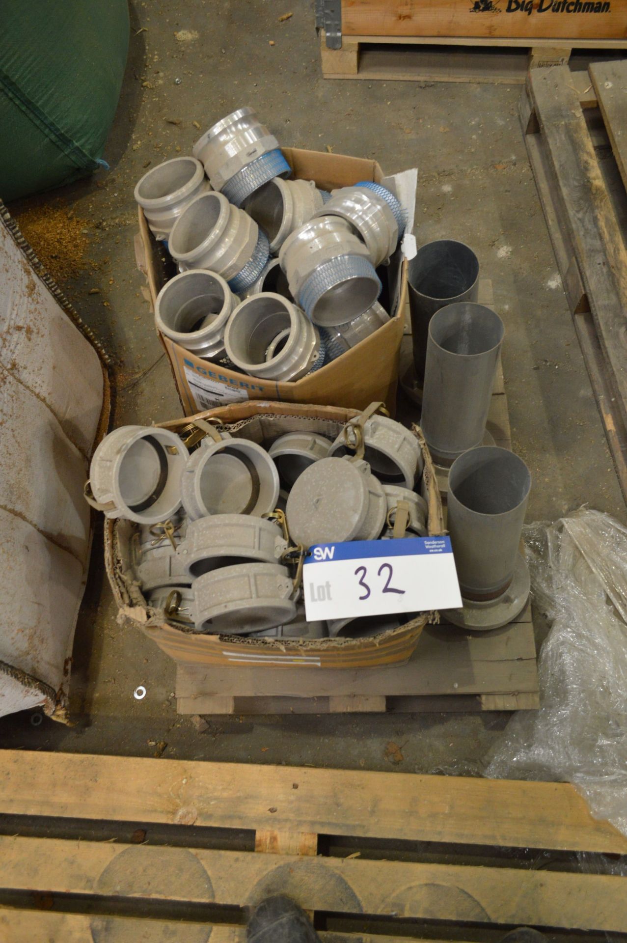 Assorting Pipe Couplings, on one pallet