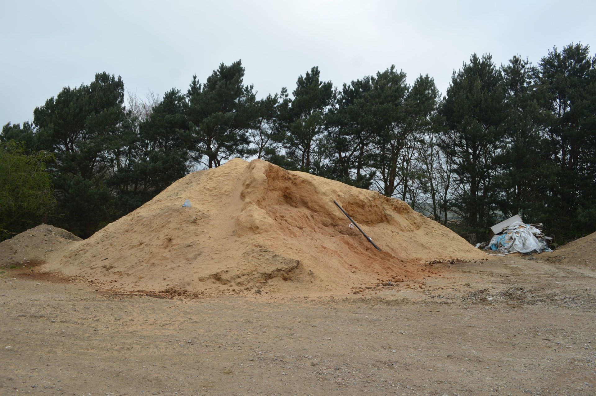 Sawdust, in one stack (all to be cleared) - Image 3 of 5