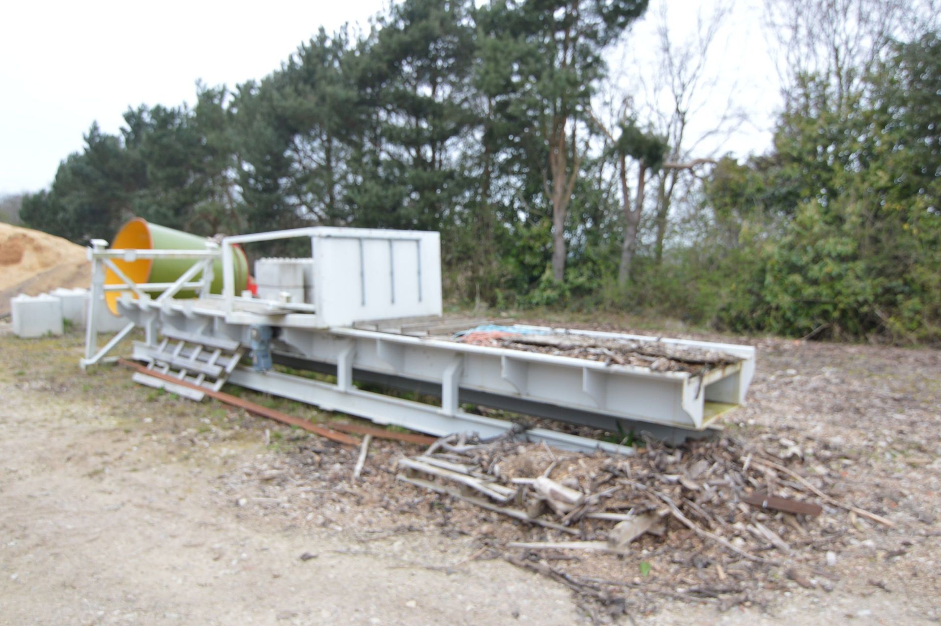 Passat STRAW BALE SHREDDER, with hopper, steel frame supports and conveyor feed unit (no chain), - Image 11 of 14