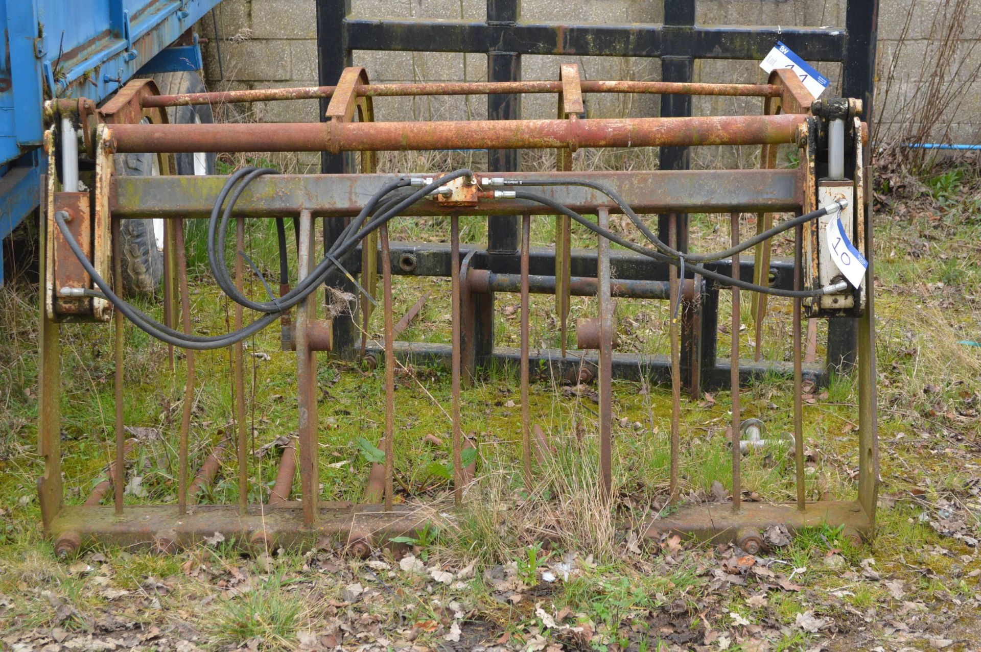 Hydraulic Bale Grab, approx. 1.9m wide - Image 2 of 3