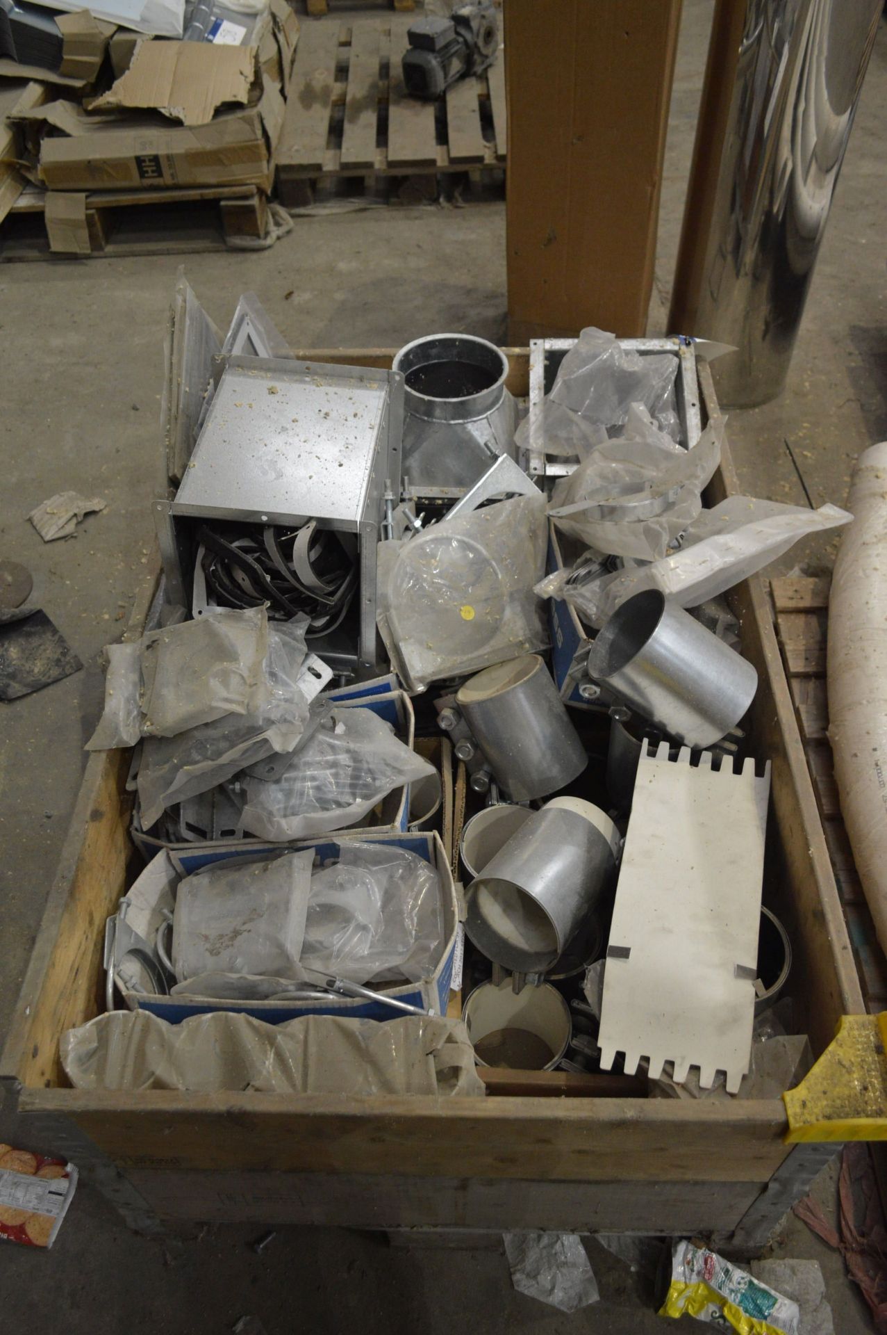 Mainly Galvanised Steel Pipe Fittings, on one pallet - Bild 2 aus 2