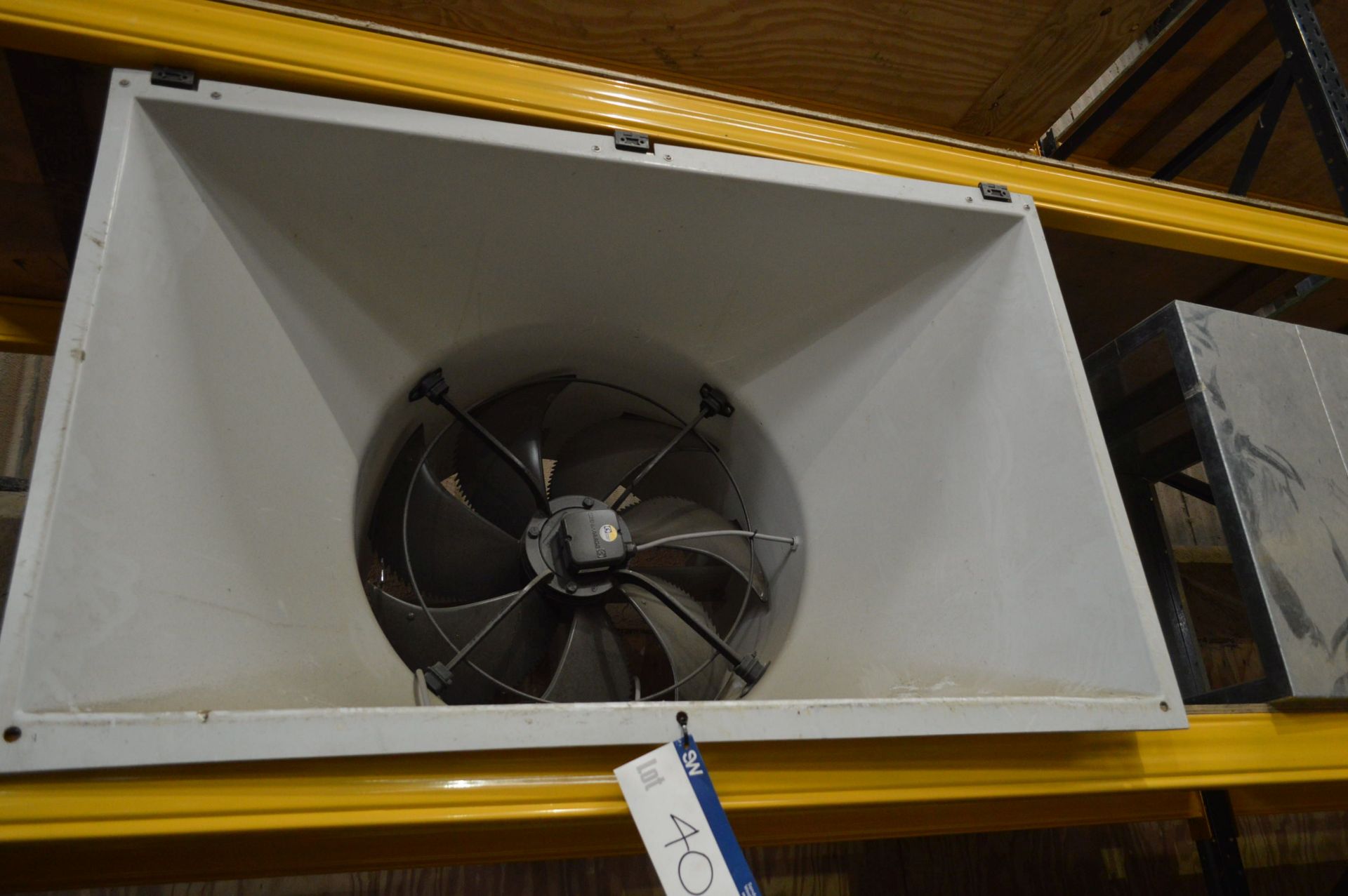 Electric Fan, with cowling and equipment, on remaining two shelves of rack - Bild 2 aus 4