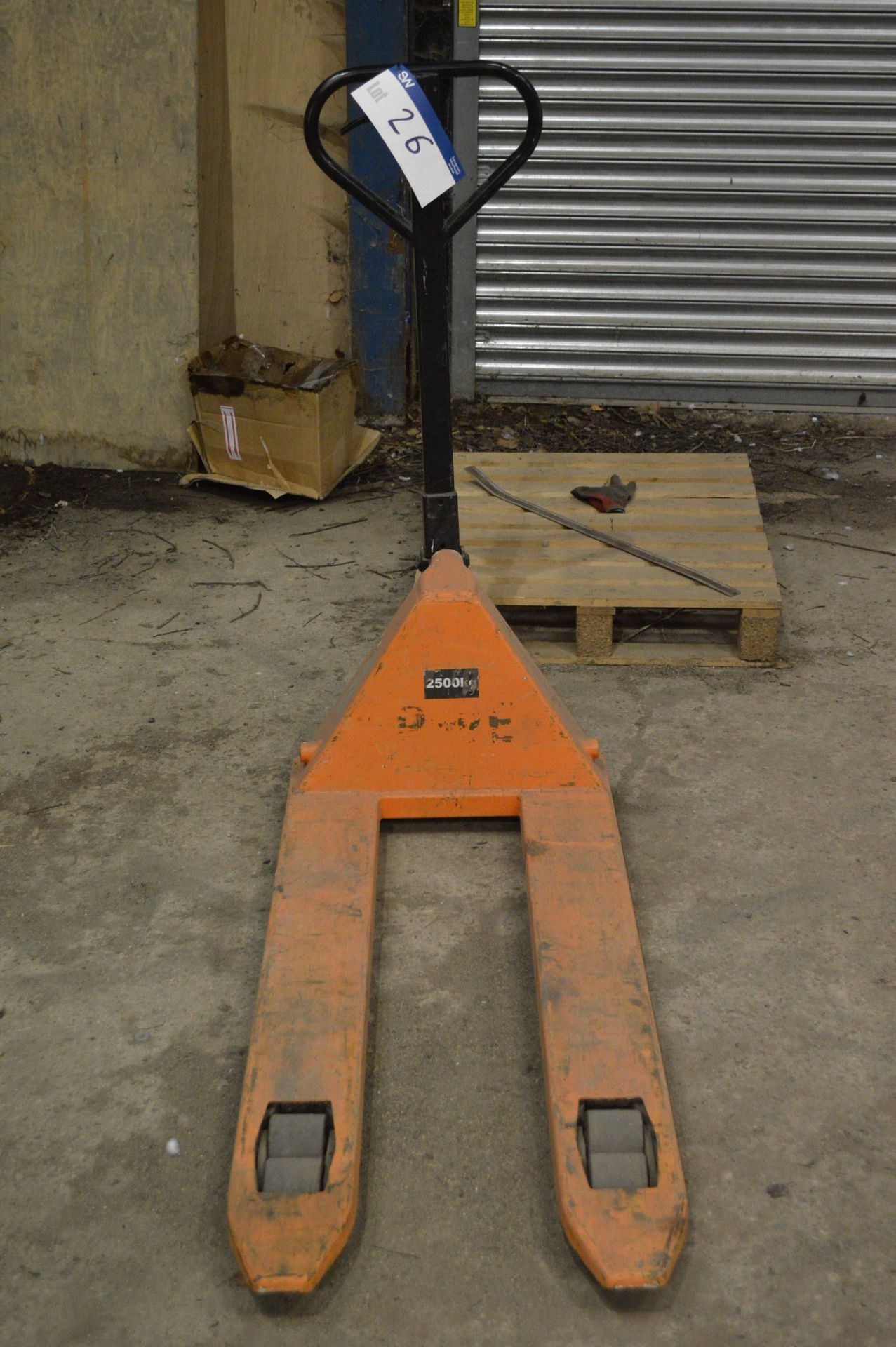 2500kg Hand Hydraulic Pallet Truck - Image 2 of 3