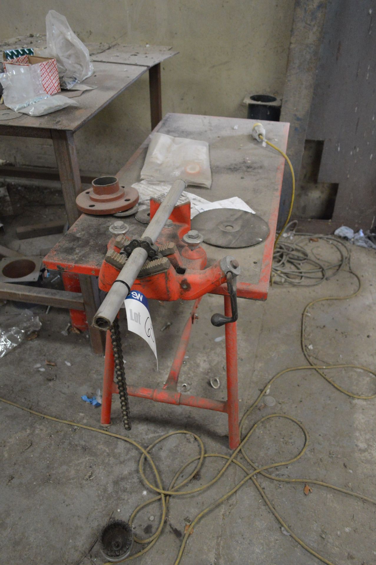 Ridgid BC-810A ½in to 8in Pipe Vice, with stand