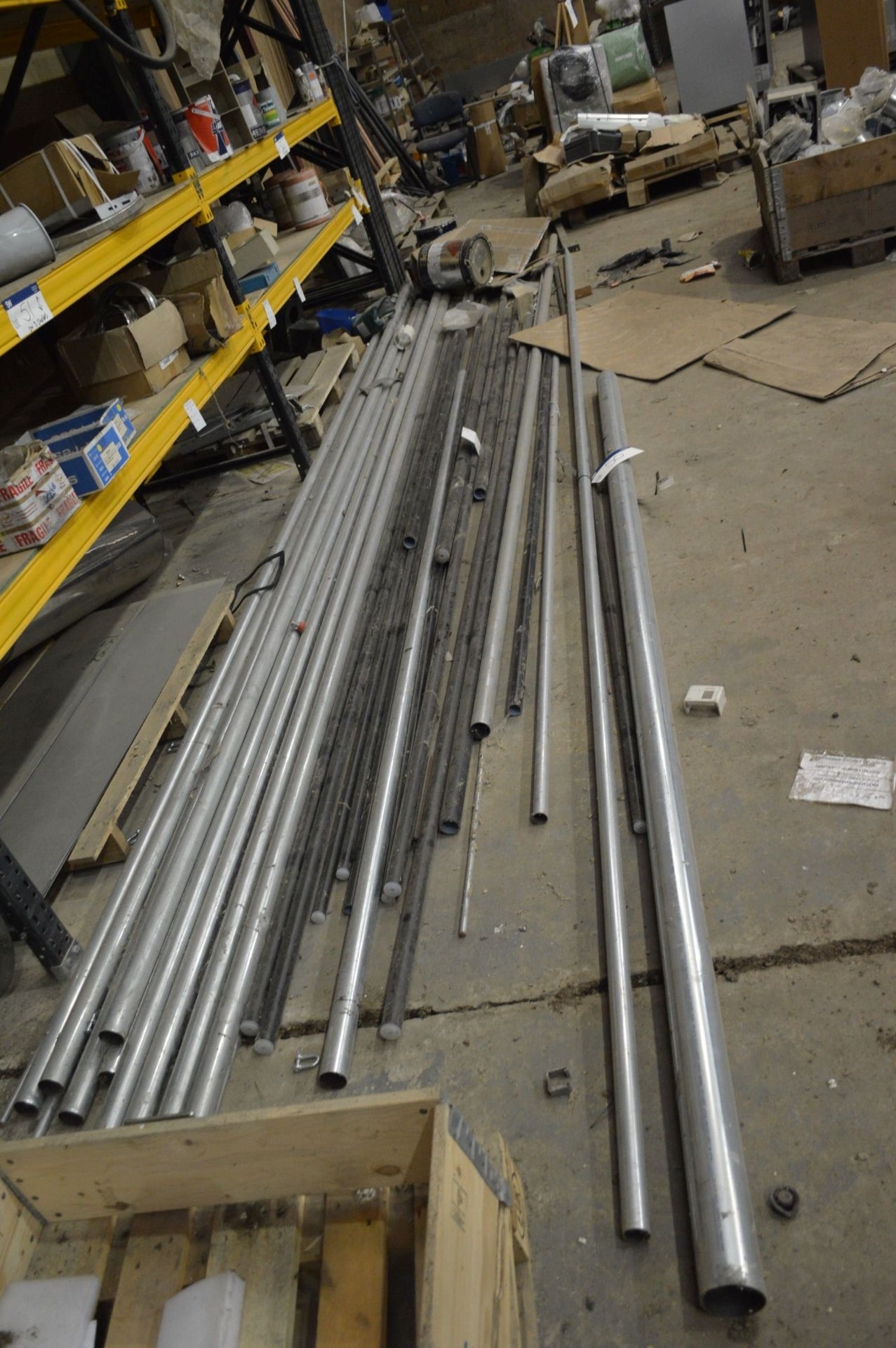 Assorted Steel and Galvanised Steel Pipe, as set out on floor - Bild 2 aus 2