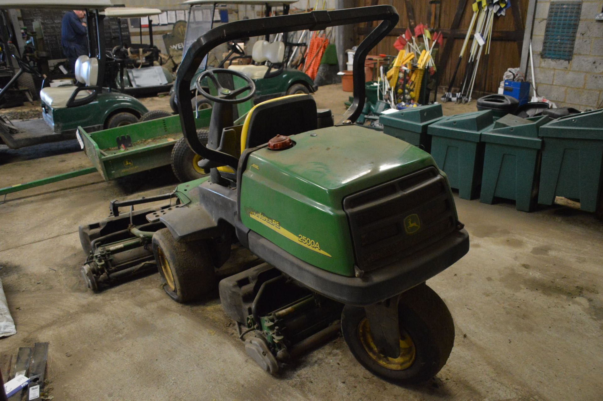 John Deere 2500A Diesel Ride-on-Greens Mower (unde - Image 4 of 4