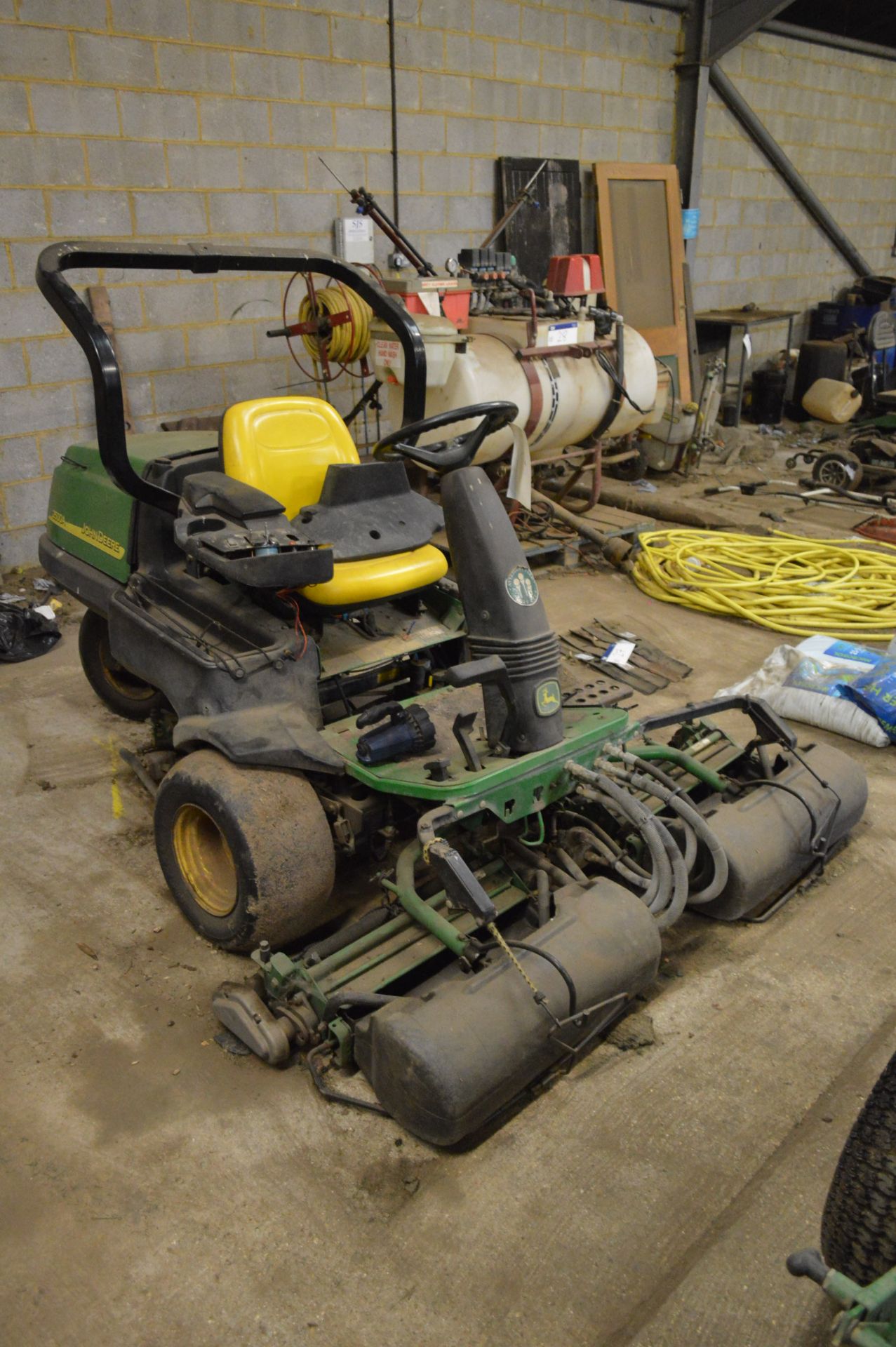 John Deere 2500A Diesel Ride-on-Greens Mower (unde - Image 2 of 4