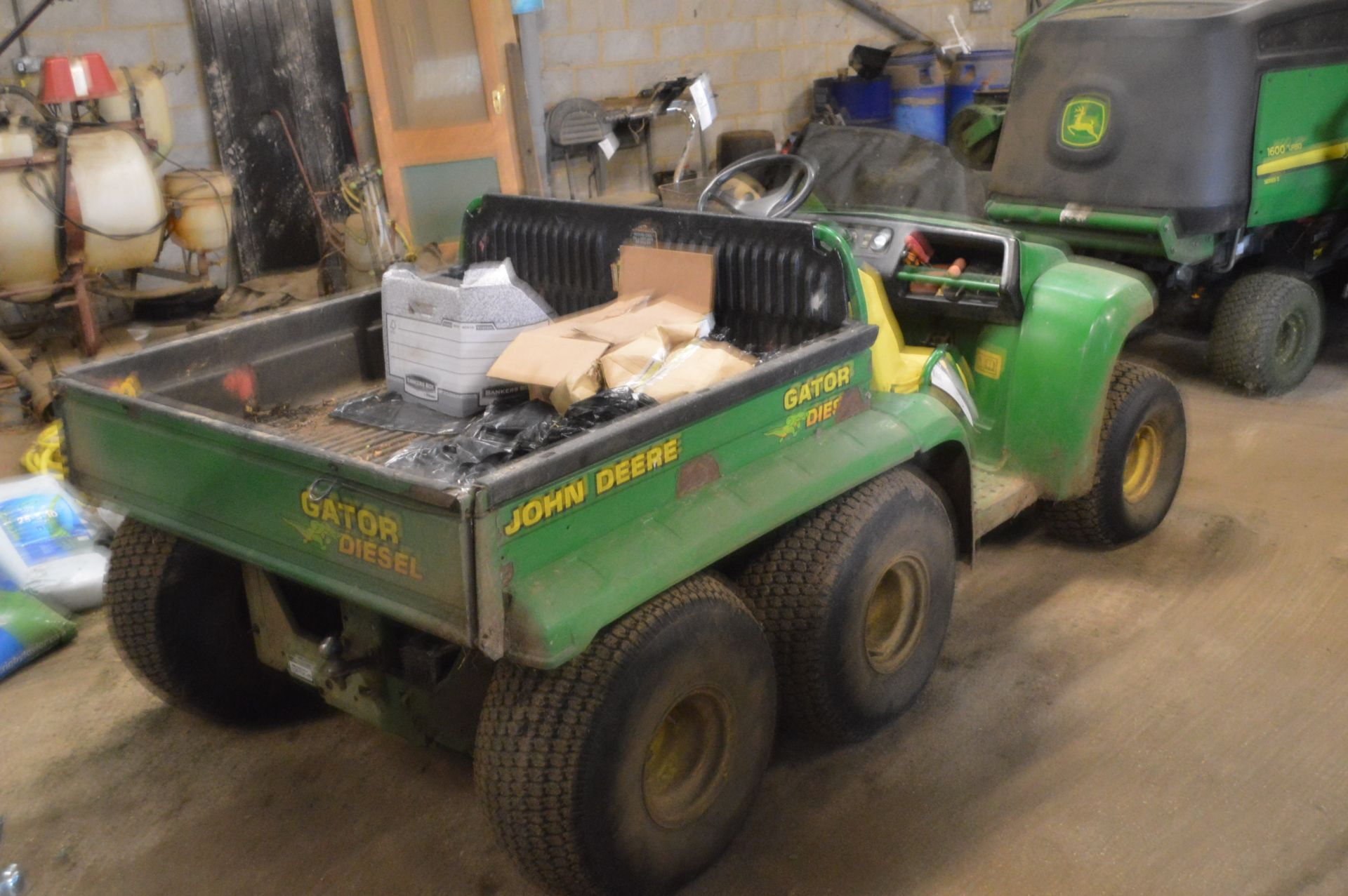 John Deere Gator 3550 6 x 4 DIESEL UTILITY VEHICLE - Image 4 of 5