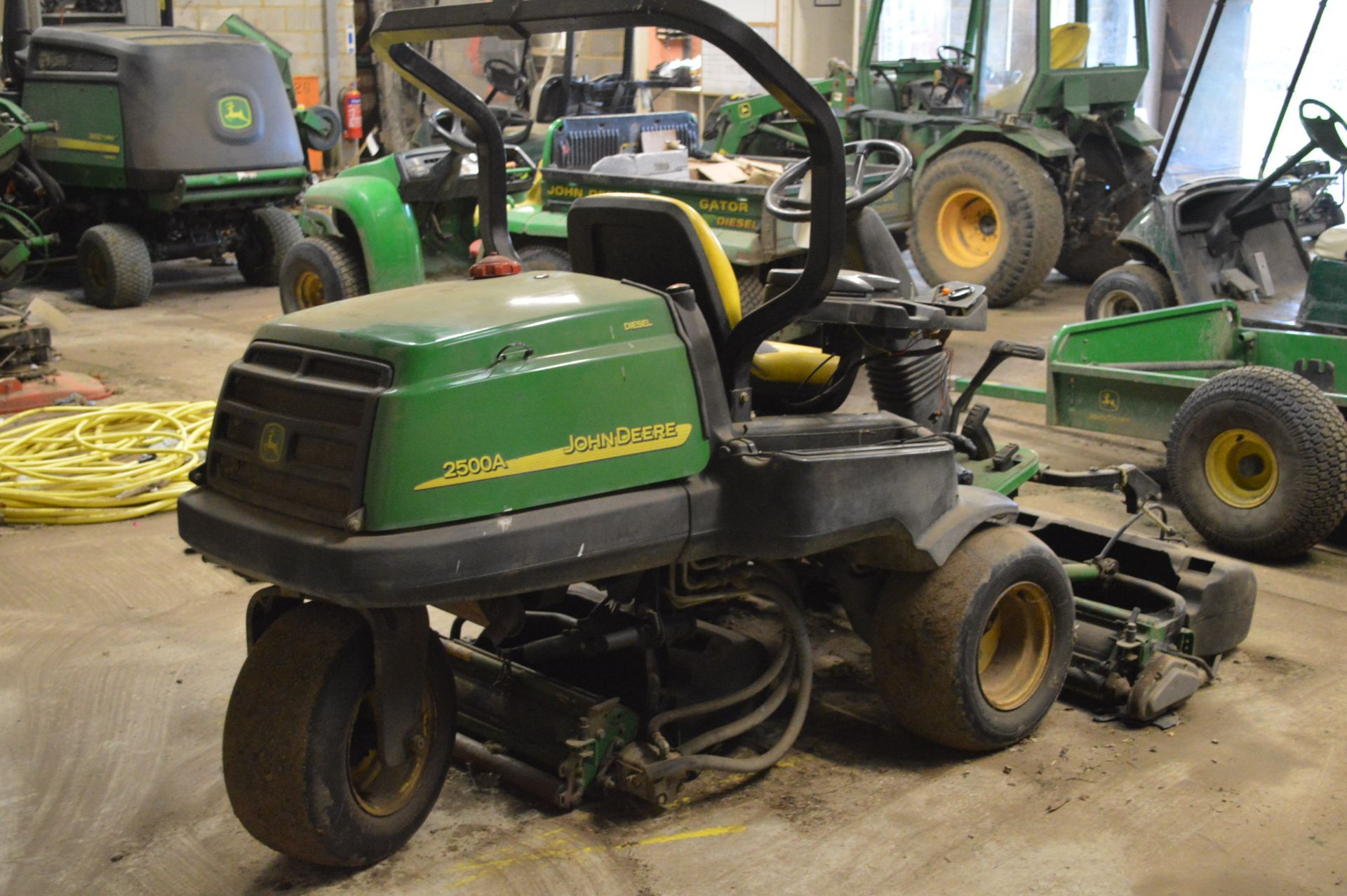 John Deere 2500A Diesel Ride-on-Greens Mower (unde - Image 3 of 4