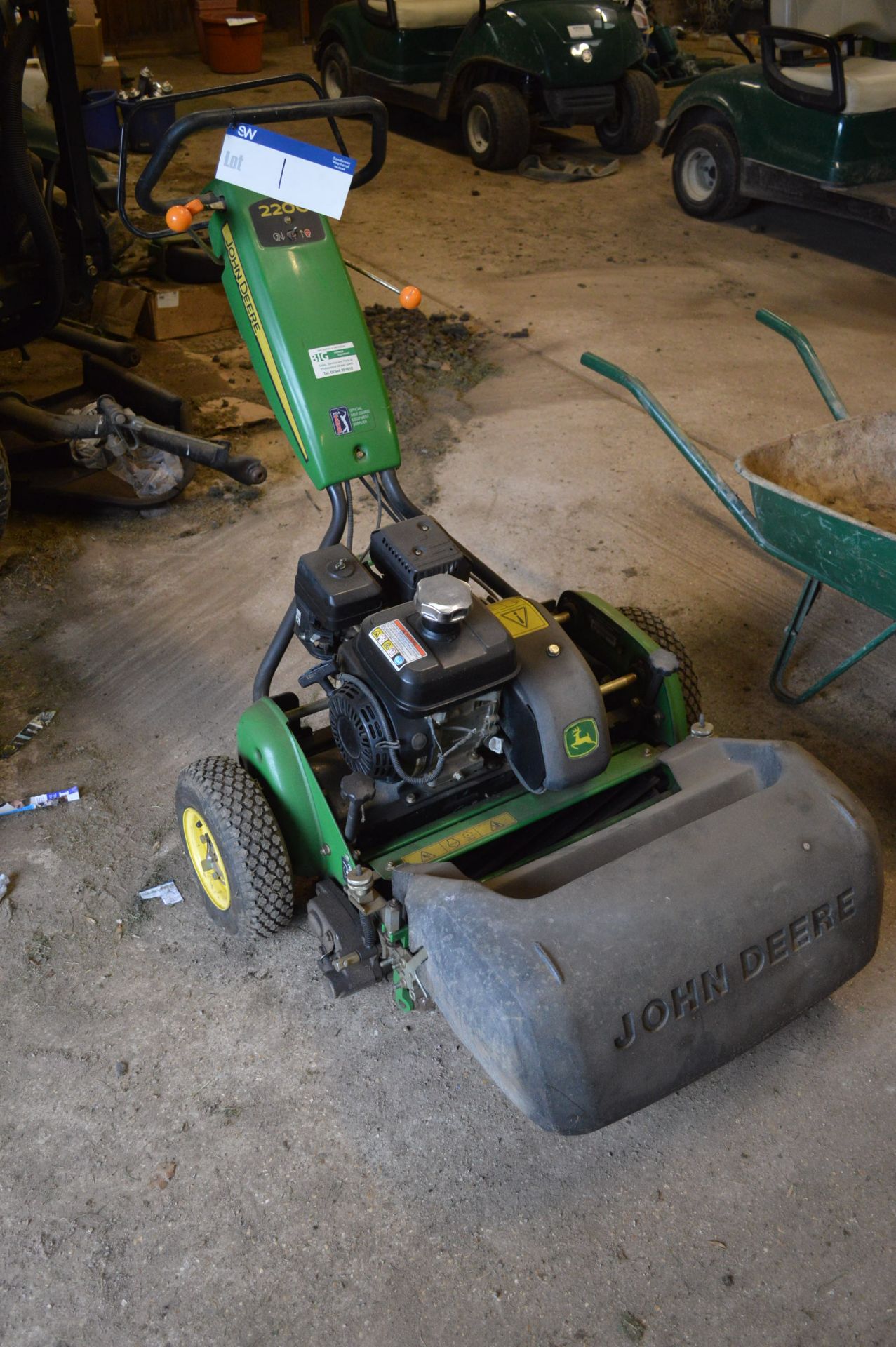 John Deere 220C REEL MOWER, with grass box and gro