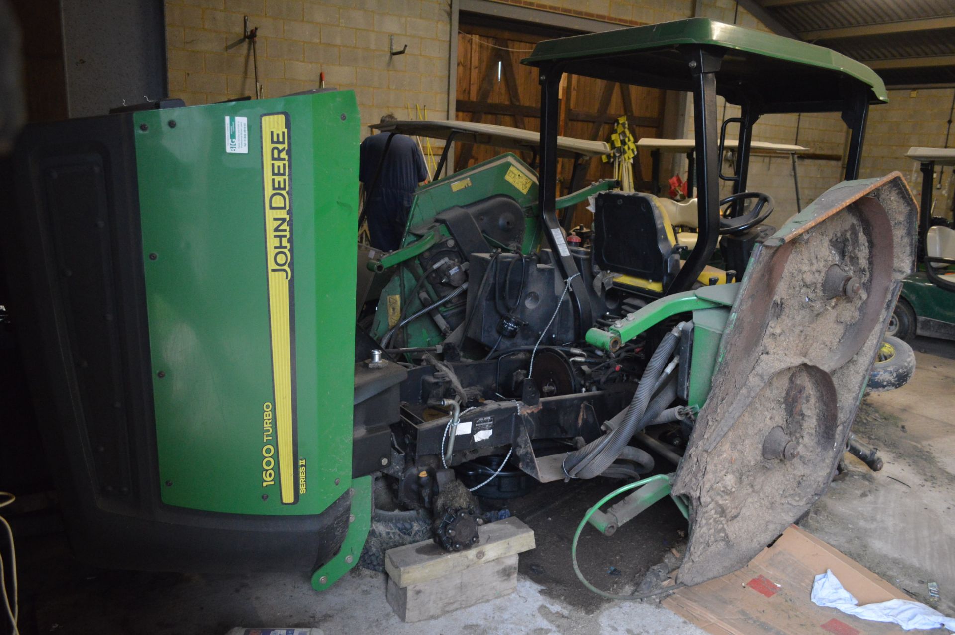 John Deere 1600 Turbo Series 2 WAMS Wide Area Mowe - Image 6 of 6