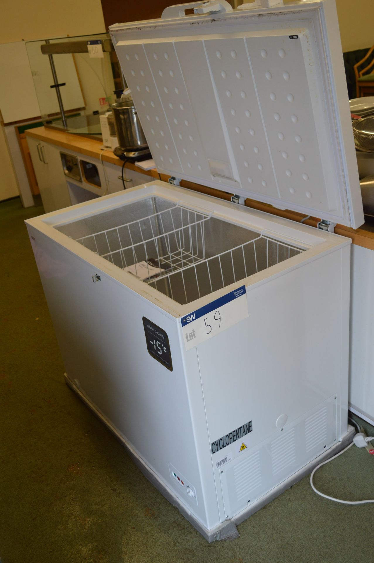 Logik 400L Chest Freezer