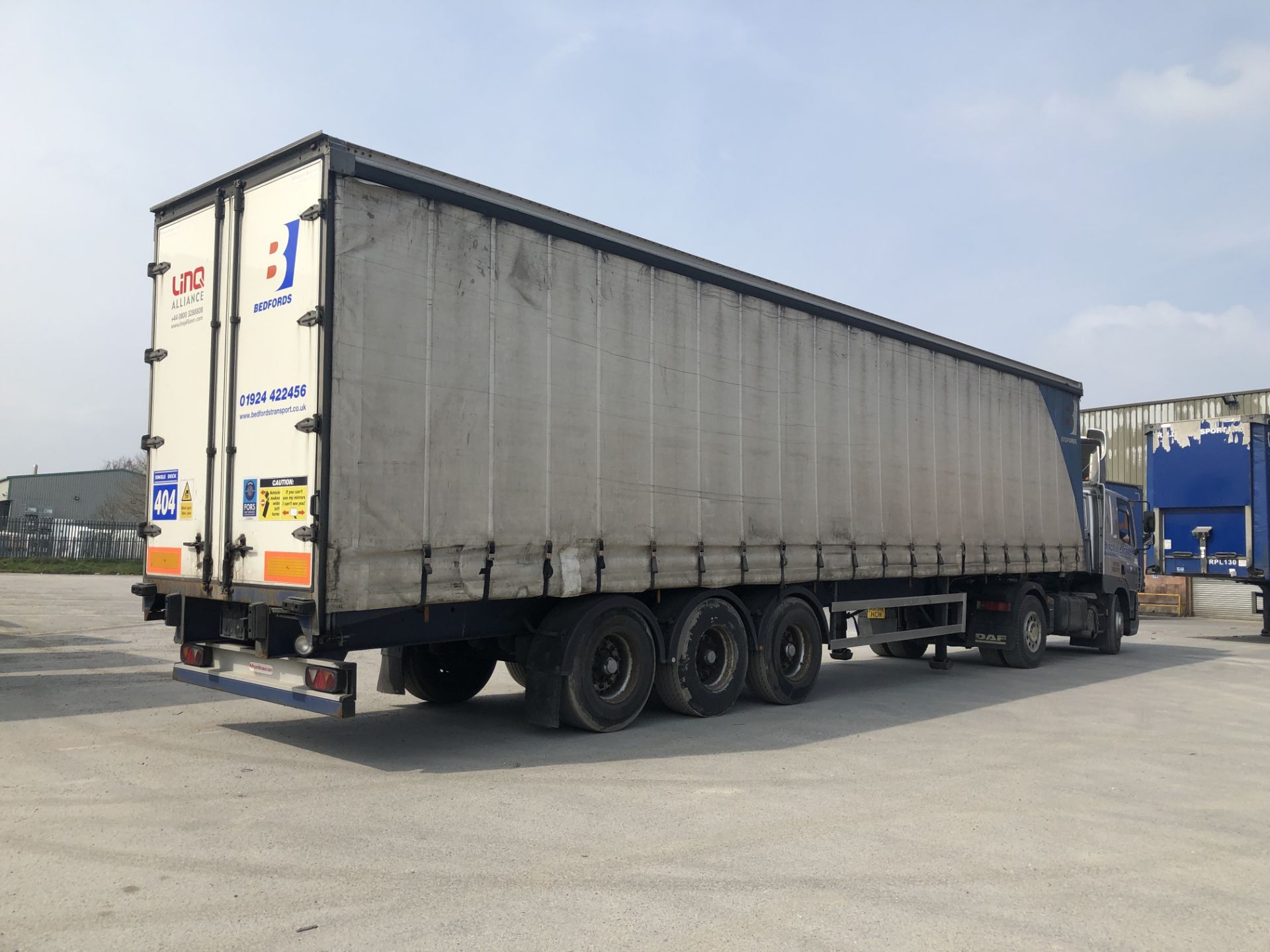 Montracon 13.6m Tri-Axle Curtainside Single Deck Semi-Trailer, chassis no. 101241, ID no. C317905, - Image 2 of 9