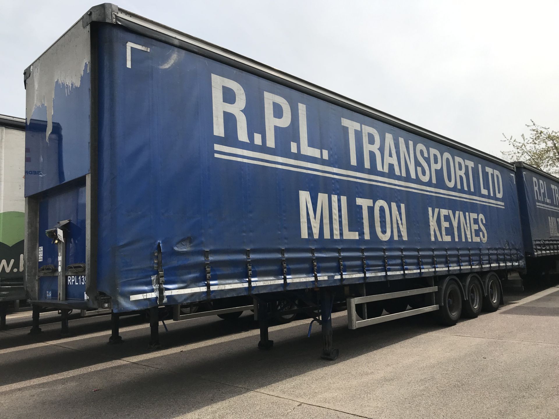 Montracon 13.6m Tri-Axle Curtainside Single Deck Semi-Trailer, chassis no. SMRC3AXXXDN107881, ID no.