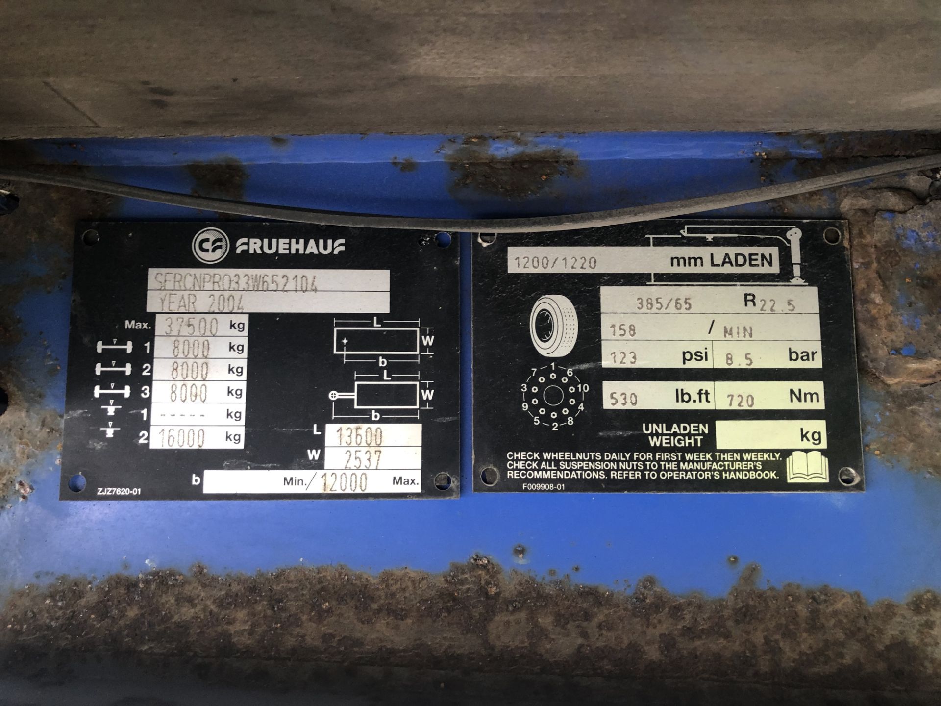 Freuhauf 13.6m Tri-Axle Curtainside Double Deck Semi-Trailer, chassis no. 3W652104, ID no. - Image 13 of 14