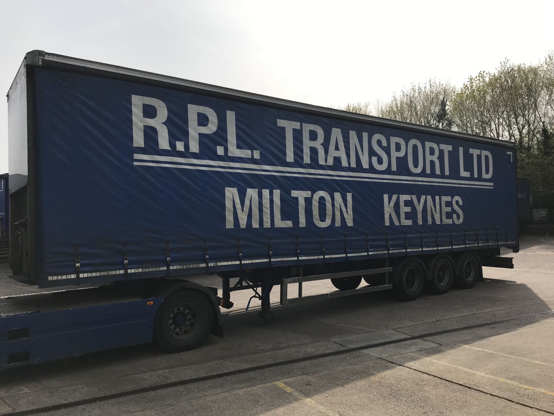 Montracon 13.6m Tri-Axle Curtainside Single Deck Semi-Trailer, chassis no. SMRC3AXXXDN107886, ID no. - Bild 3 aus 6