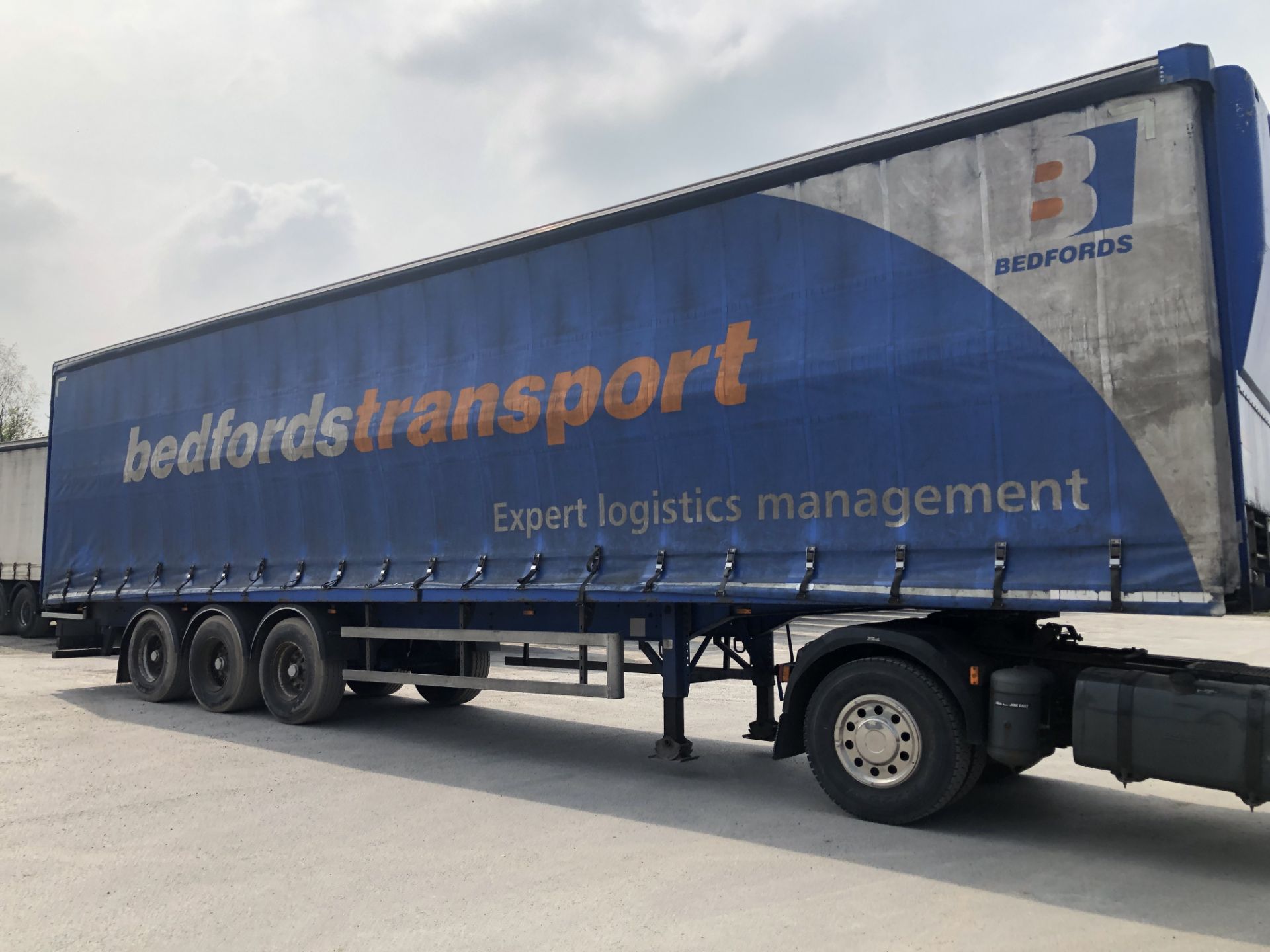 SDC 13.6m Tri-Axle Curtainside Double Deck Semi-Trailer, chassis no. 113833, ID no. C320208, year of