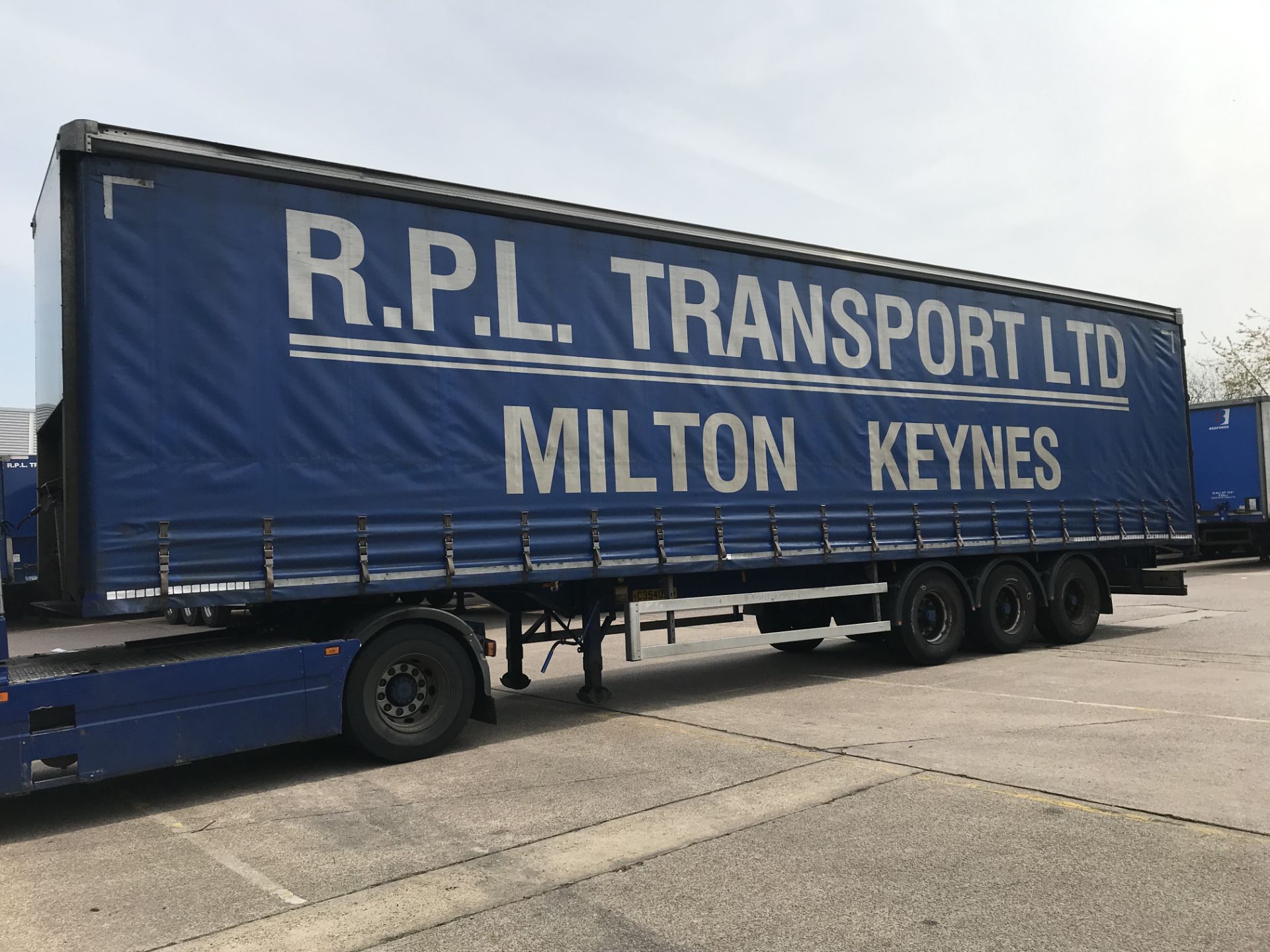 Montracon 13.6m Tri-Axle Curtainside Single Deck Semi-Trailer, chassis no. SMRC3AXXXDN106517, ID no.