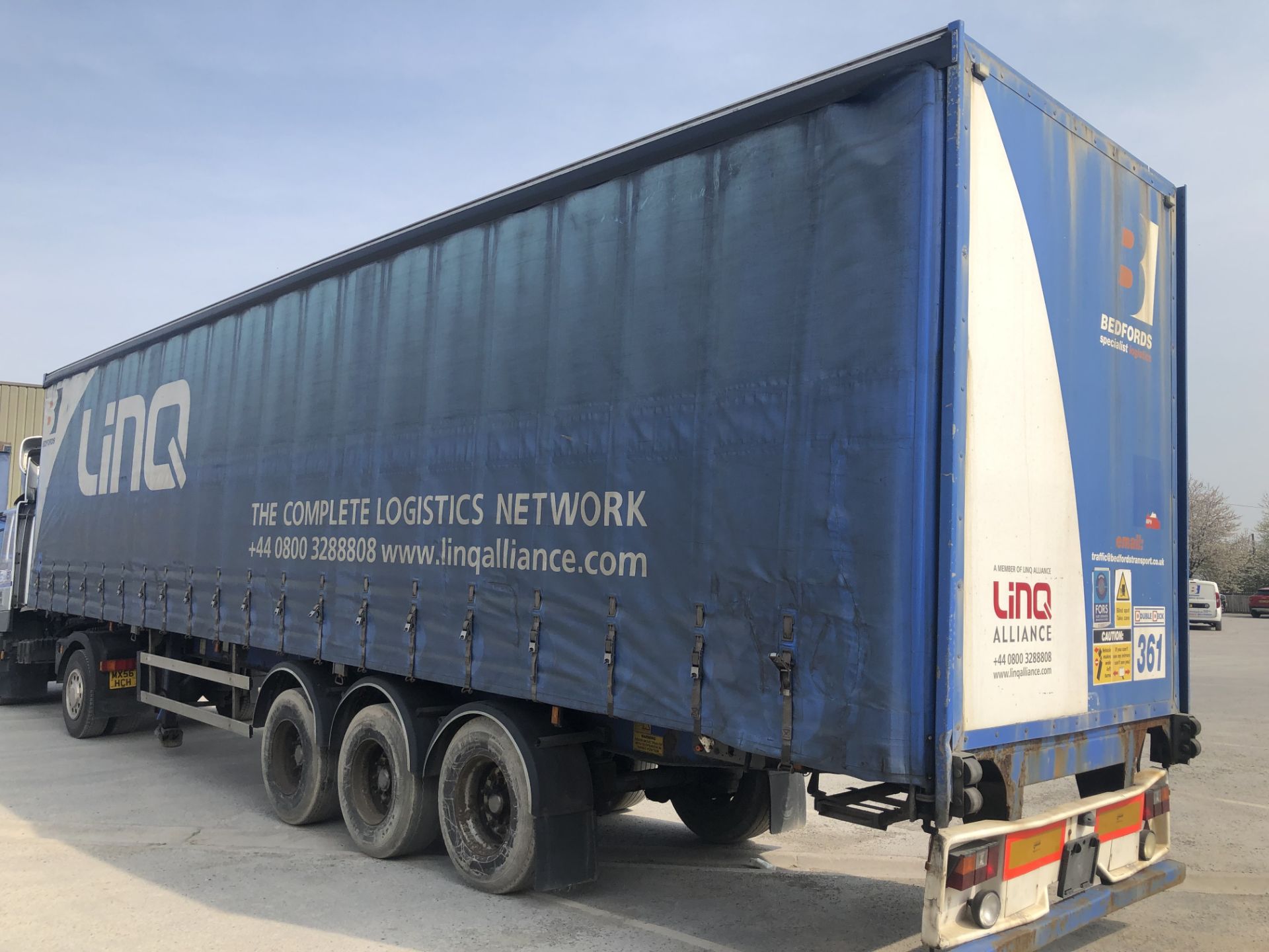 Fruehauf 13.6m Tri-Axle Curtainside Double Deck Semi-Trailer, chassis no. 3W652108, ID no. - Bild 2 aus 9