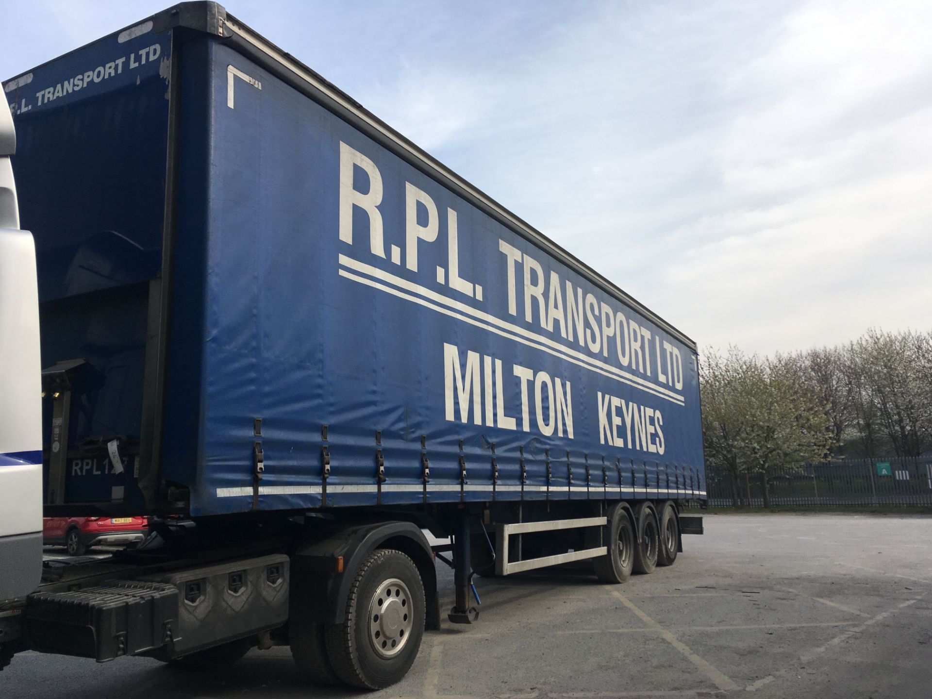 Montracon 13.6m Tri-Axle Curtainside Single Deck Semi-Trailer, chassis no. SMRC3AXXXDN107869, ID no. - Bild 3 aus 10