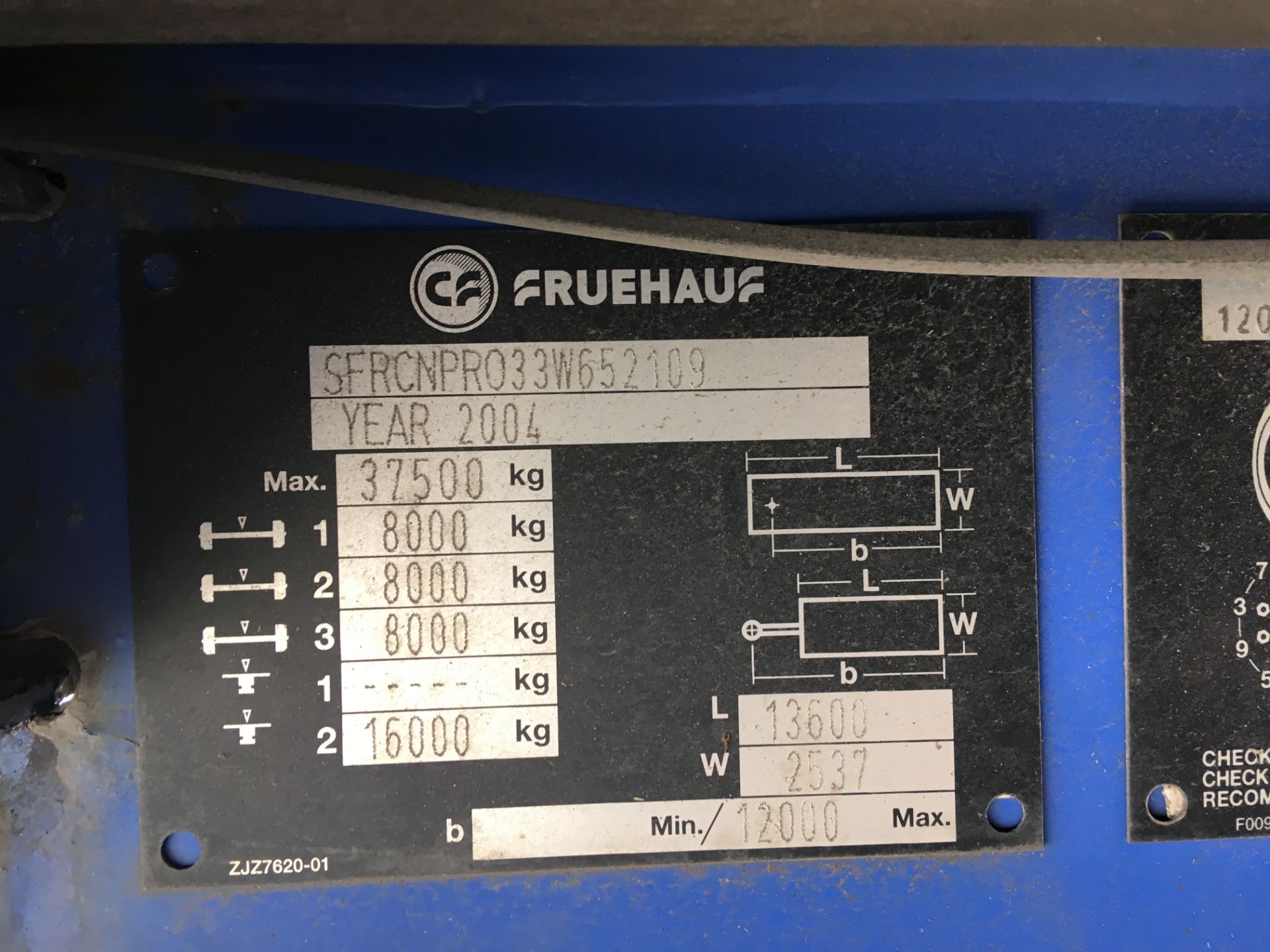 Fruehauf 13.6m Tri-Axle Curtainside Double Deck Semi-Trailer, chassis no. 3W652109, ID no. - Image 5 of 11