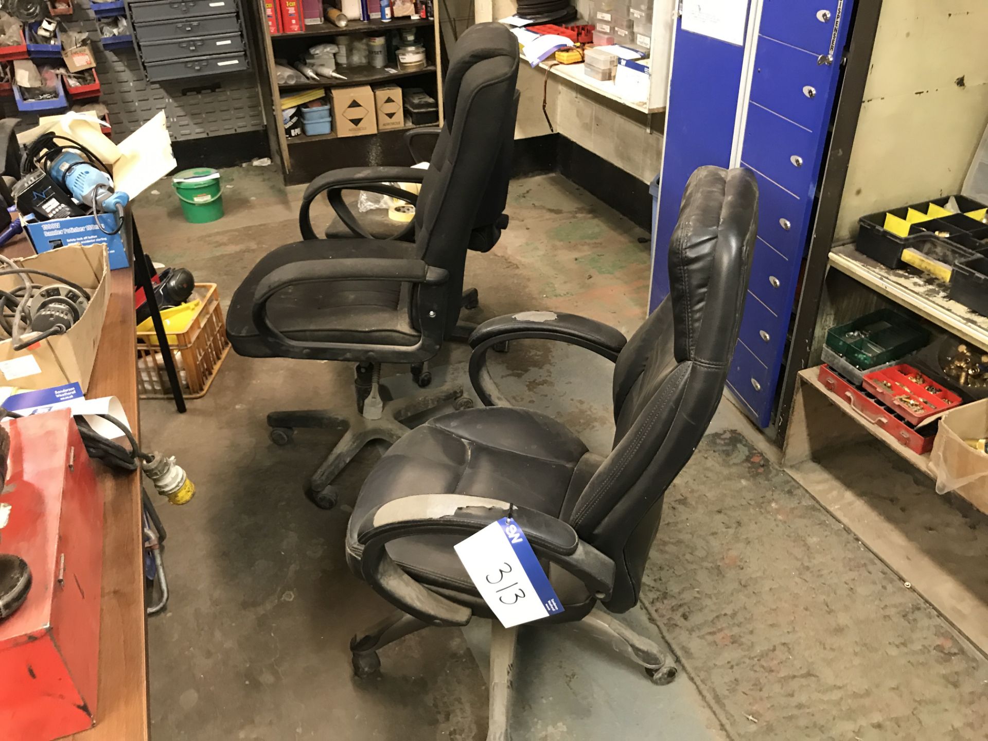 Five Assorted Swivel Chairs & Table (lot located at Bedfords Limited (In Administration), Pheasant